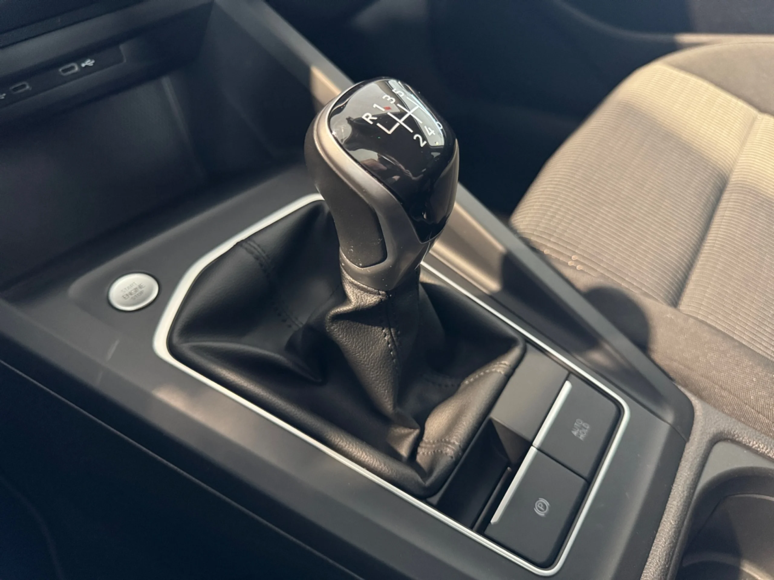 VOLKSWAGEN GOLF 2.0 TDI 85KW (115CV) - Foto 13