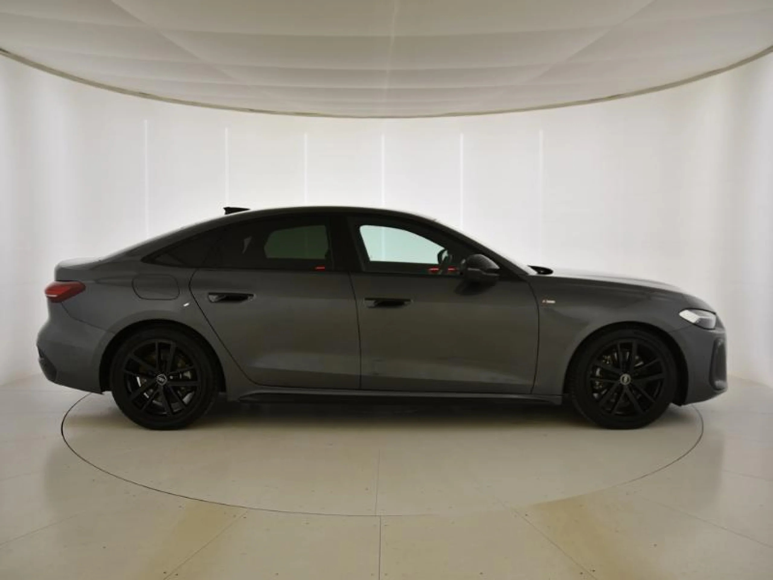 AUDI A5 TFSI 150 KW (204 CV) BLACK LINE - Foto 3