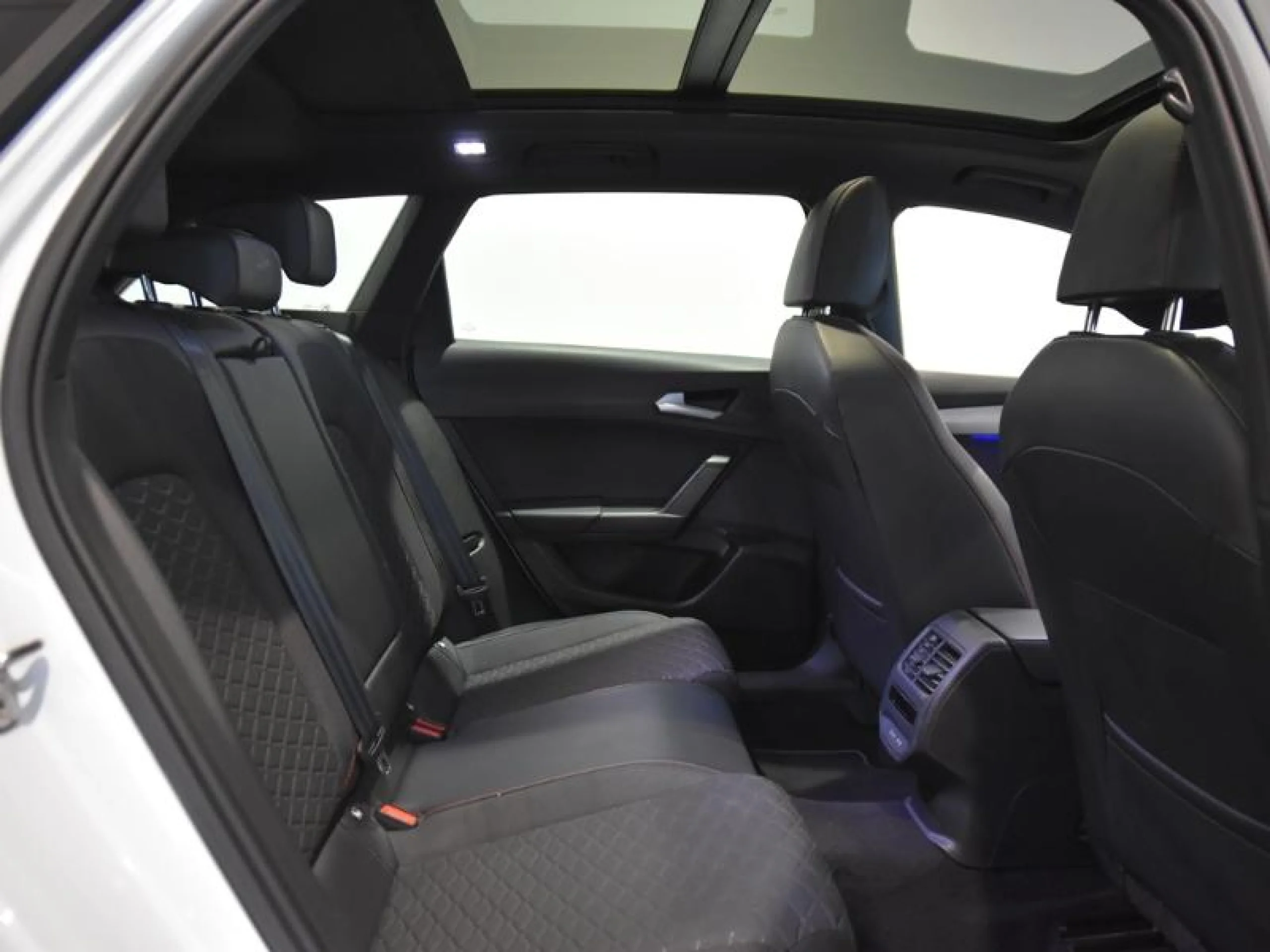 SEAT LEON ST 1.5 ECOTSI 110KW (150CV) S&S FR - Foto 6