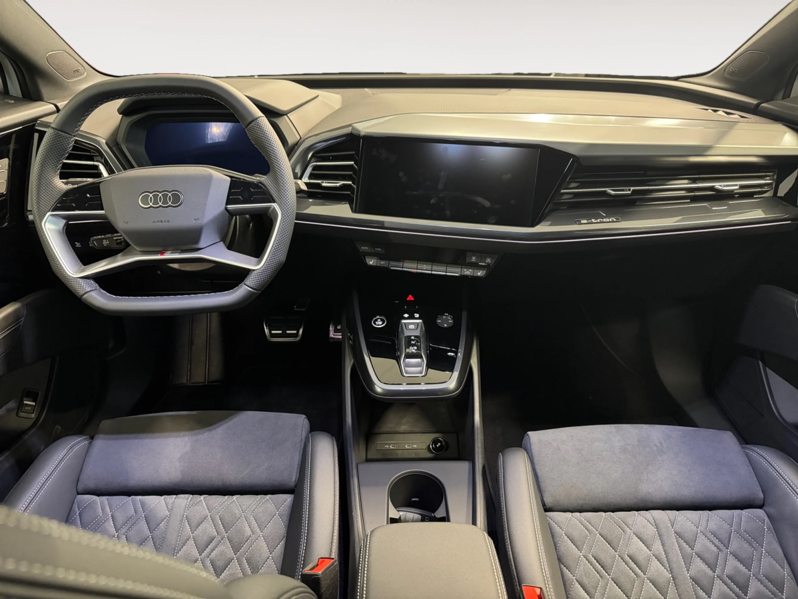 AUDI Q4 E TRON BLACK LINE 55 E TRON QUATTRO 250KW 82KWH - Foto 4