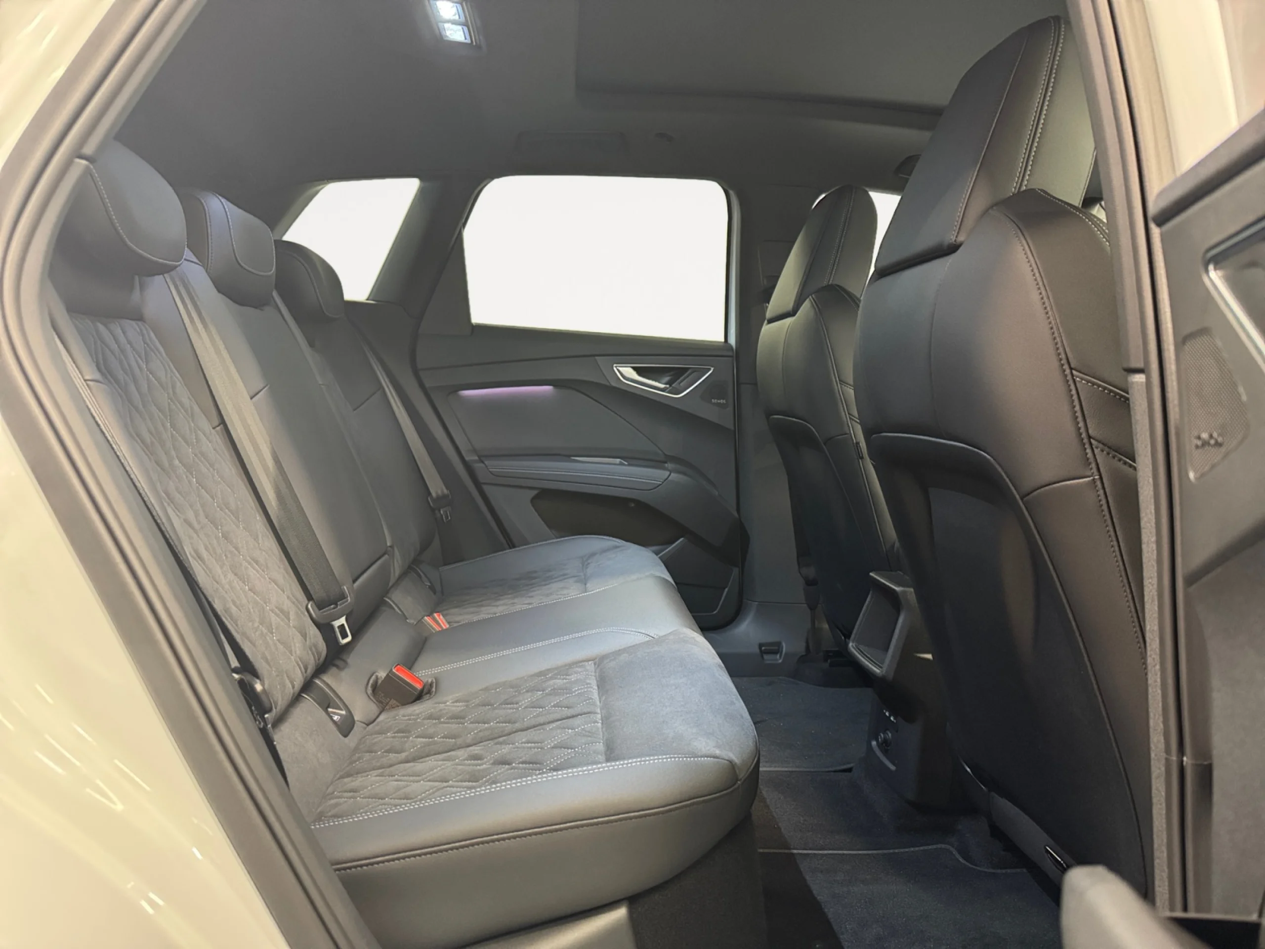 AUDI Q4 E TRON BLACK LINE 55 E TRON QUATTRO 250KW 82KWH - Foto 6