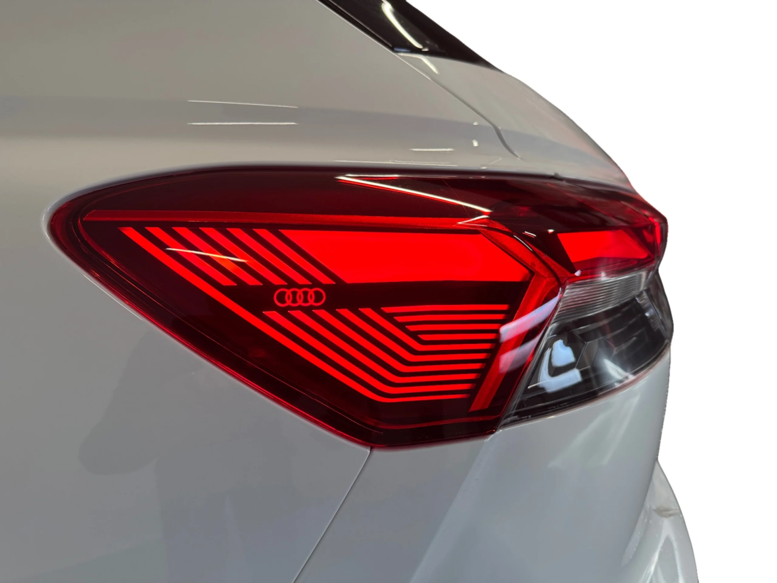 AUDI Q4 E TRON BLACK LINE 55 E TRON QUATTRO 250KW 82KWH - Foto 9