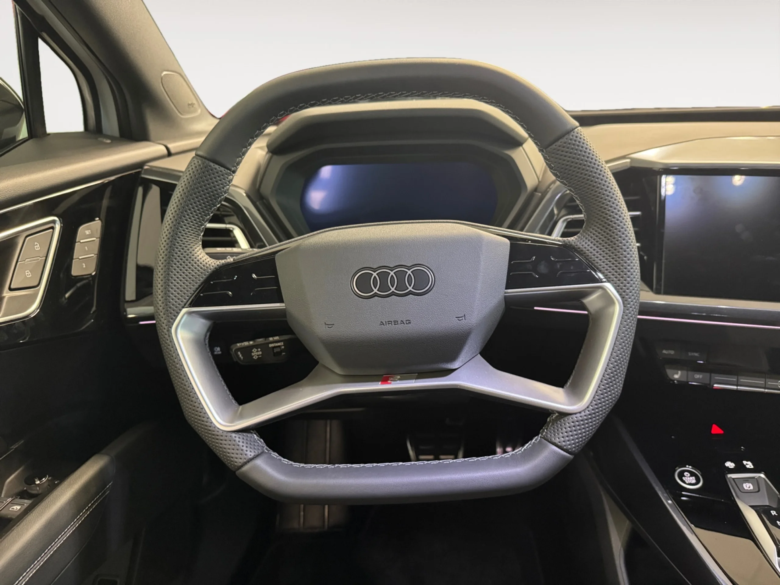 AUDI Q4 E TRON BLACK LINE 55 E TRON QUATTRO 250KW 82KWH - Foto 14