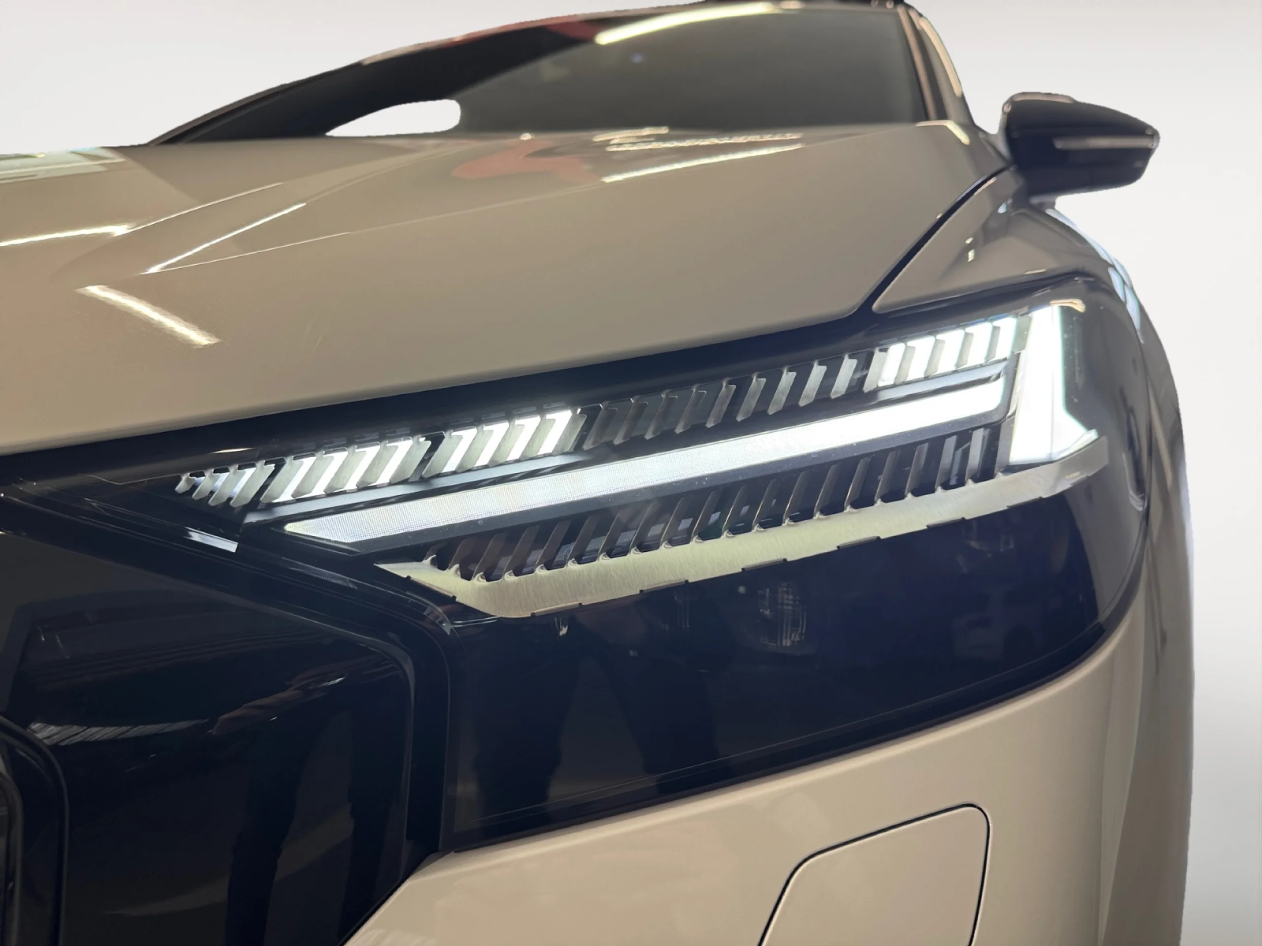 AUDI Q4 E TRON BLACK LINE 55 E TRON QUATTRO 250KW 82KWH - Foto 16