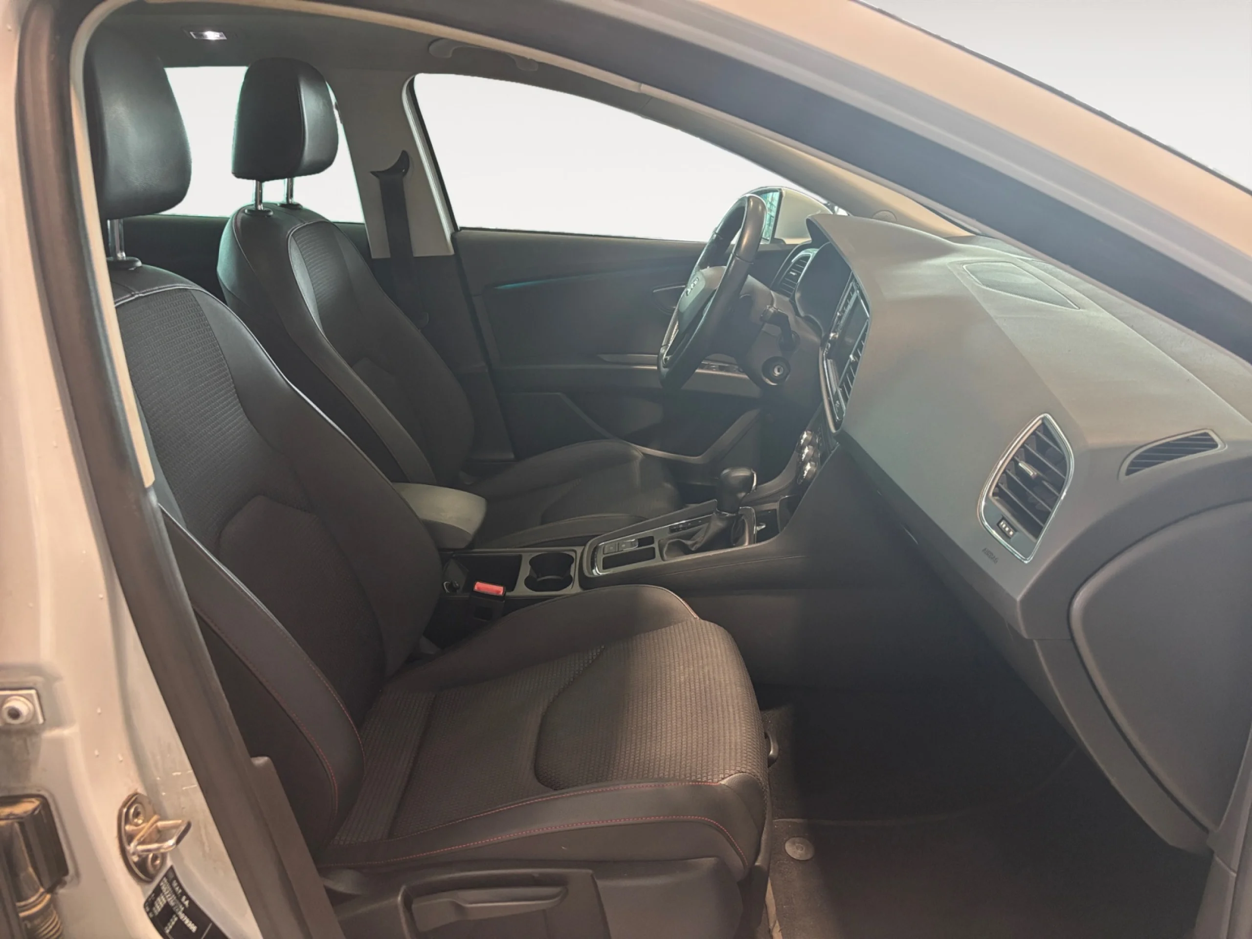 SEAT LEON ST 2.0 TDI 110KW DSG 7 ST - Foto 5