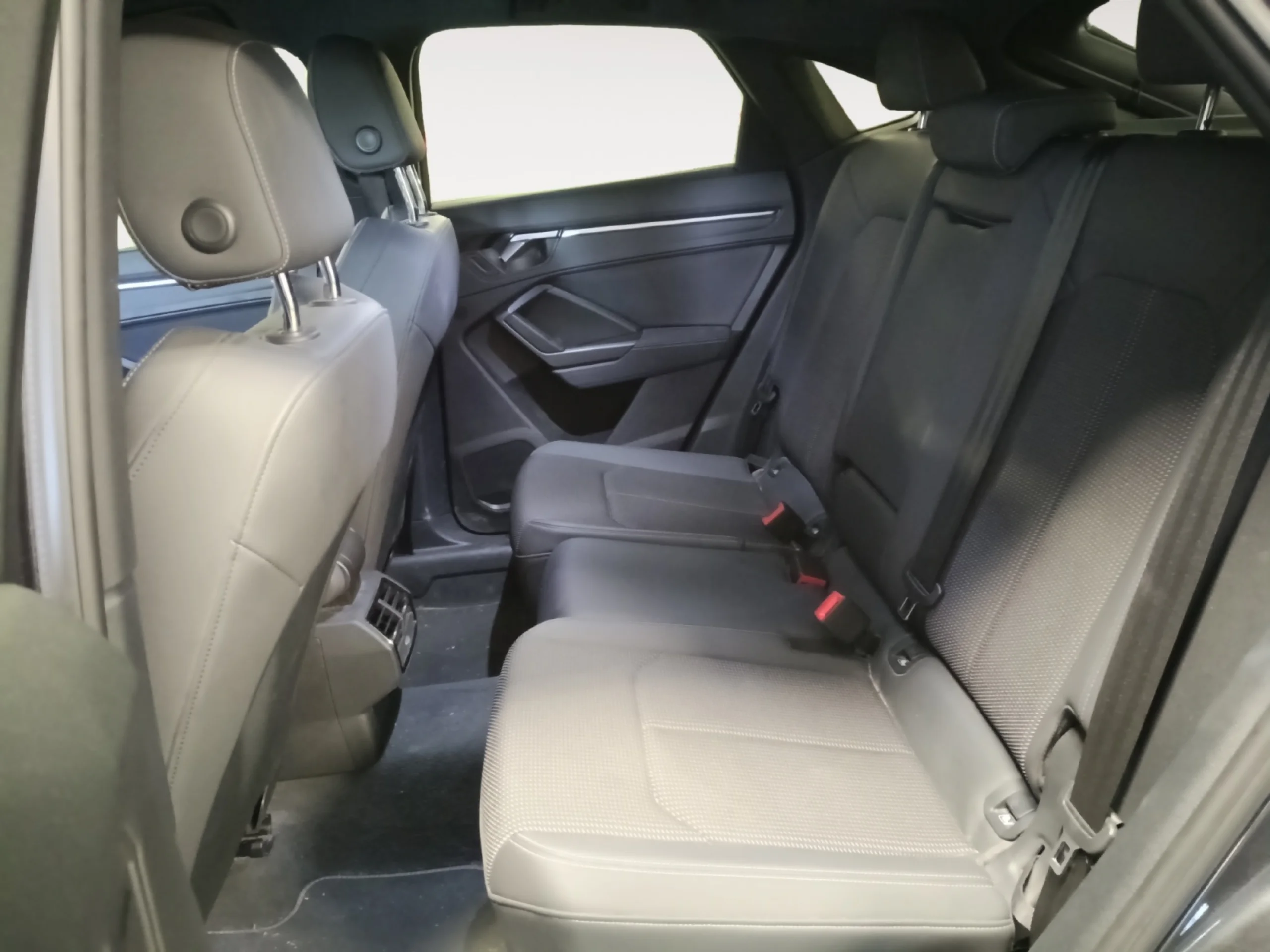 AUDI Q3 SPORTBACK BLACK LINE 35 TDI 110KW (150CV) S TRONIC - Foto 6