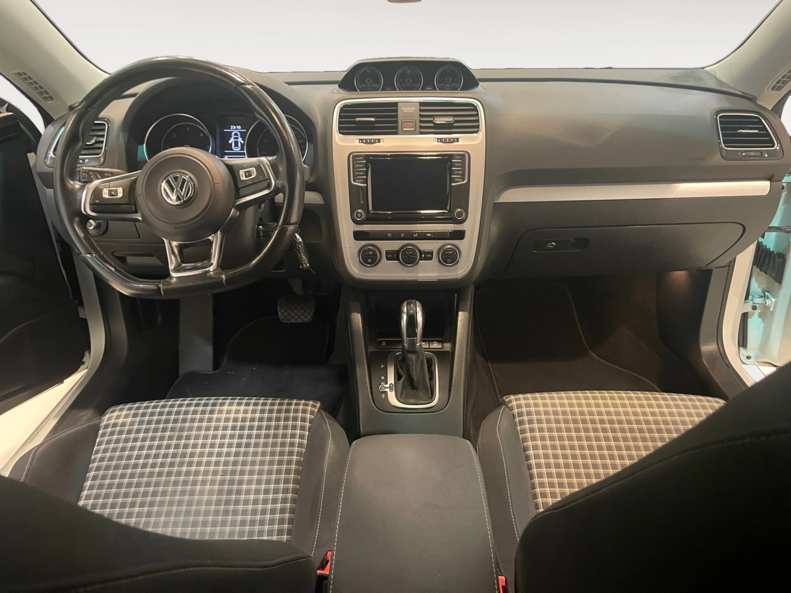 VOLKSWAGEN SCIROCCO R LINE 2.0 TDI 150CV DSG BMT - Foto 4