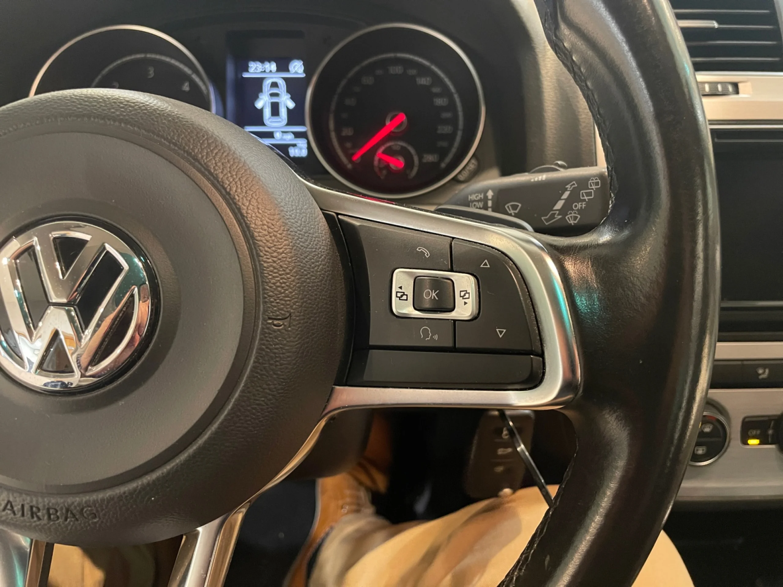 VOLKSWAGEN SCIROCCO R LINE 2.0 TDI 150CV DSG BMT - Foto 10