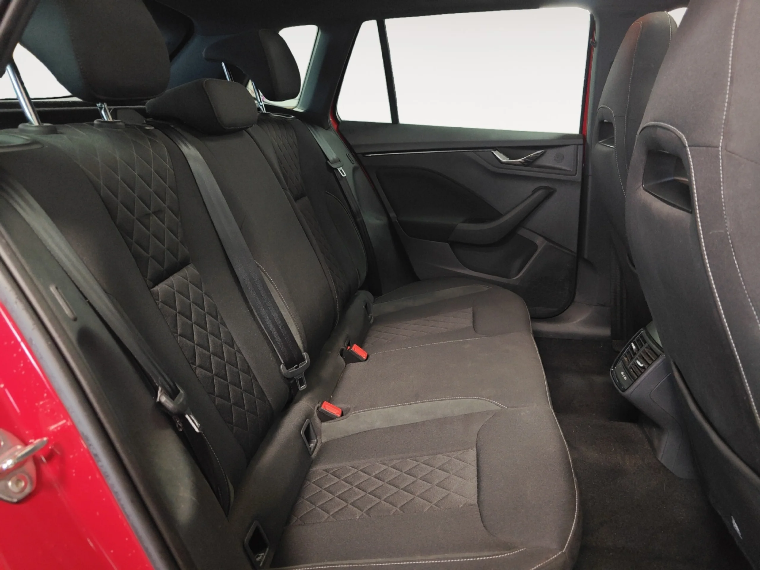 SKODA KAMIQ 1.0 TSI 81KW (110CV) SCOUT - Foto 6