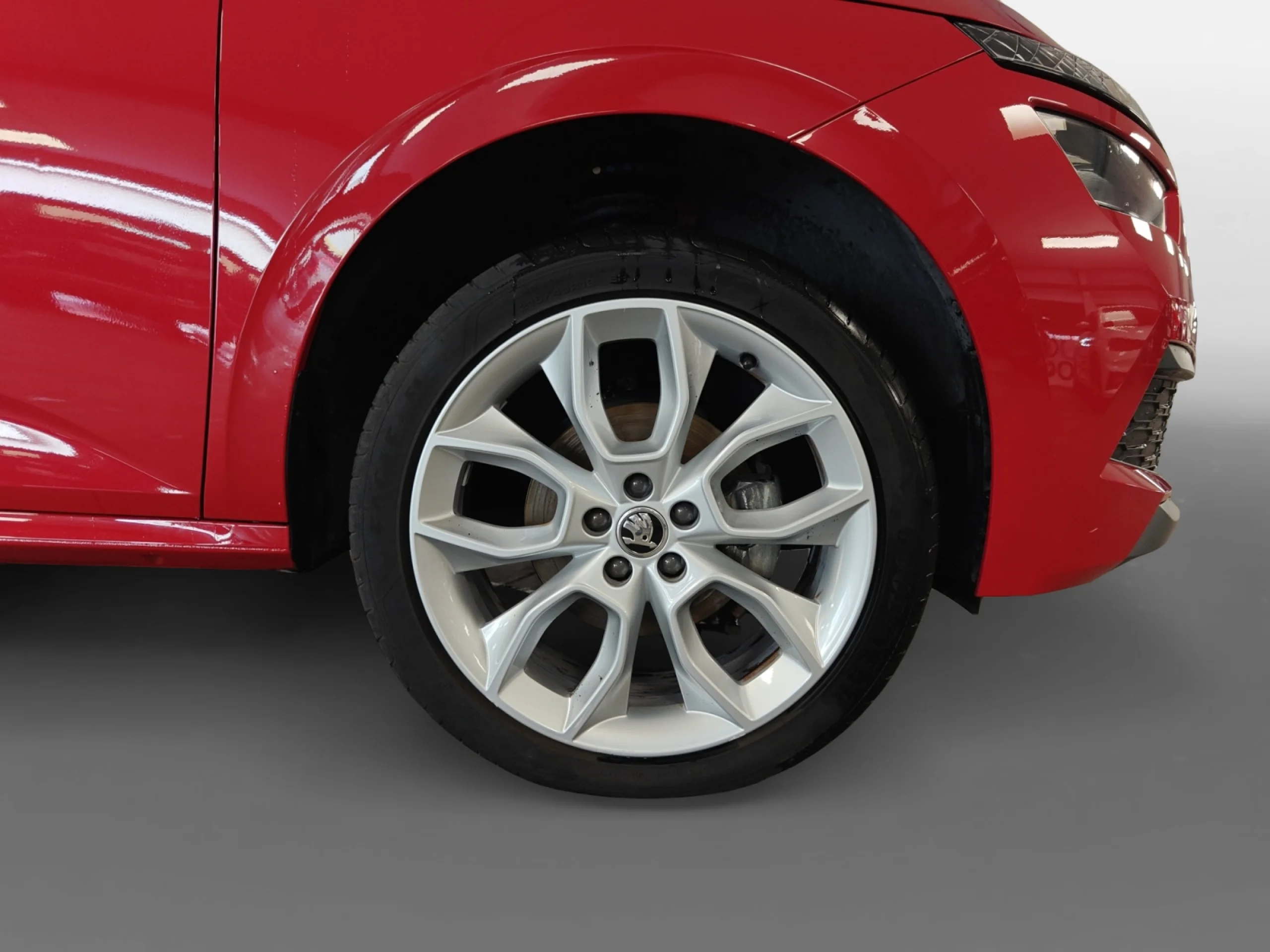 SKODA KAMIQ 1.0 TSI 81KW (110CV) SCOUT - Foto 8