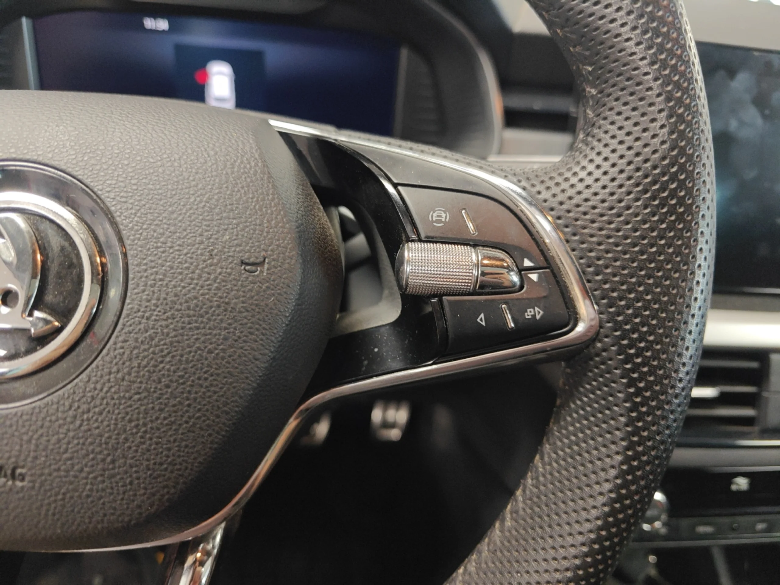 SKODA KAMIQ 1.0 TSI 81KW (110CV) SCOUT - Foto 10