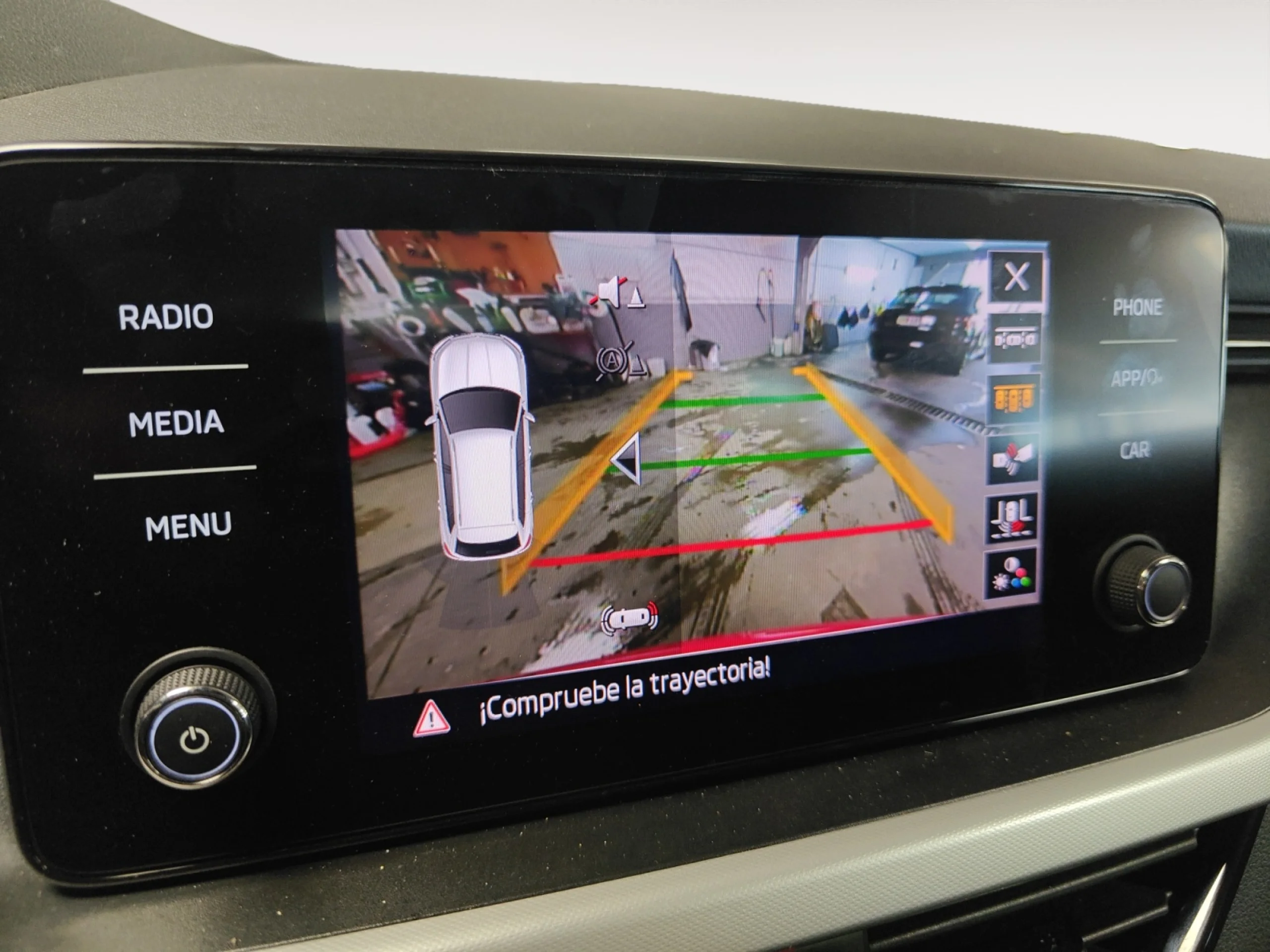 SKODA KAMIQ 1.0 TSI 81KW (110CV) SCOUT - Foto 16