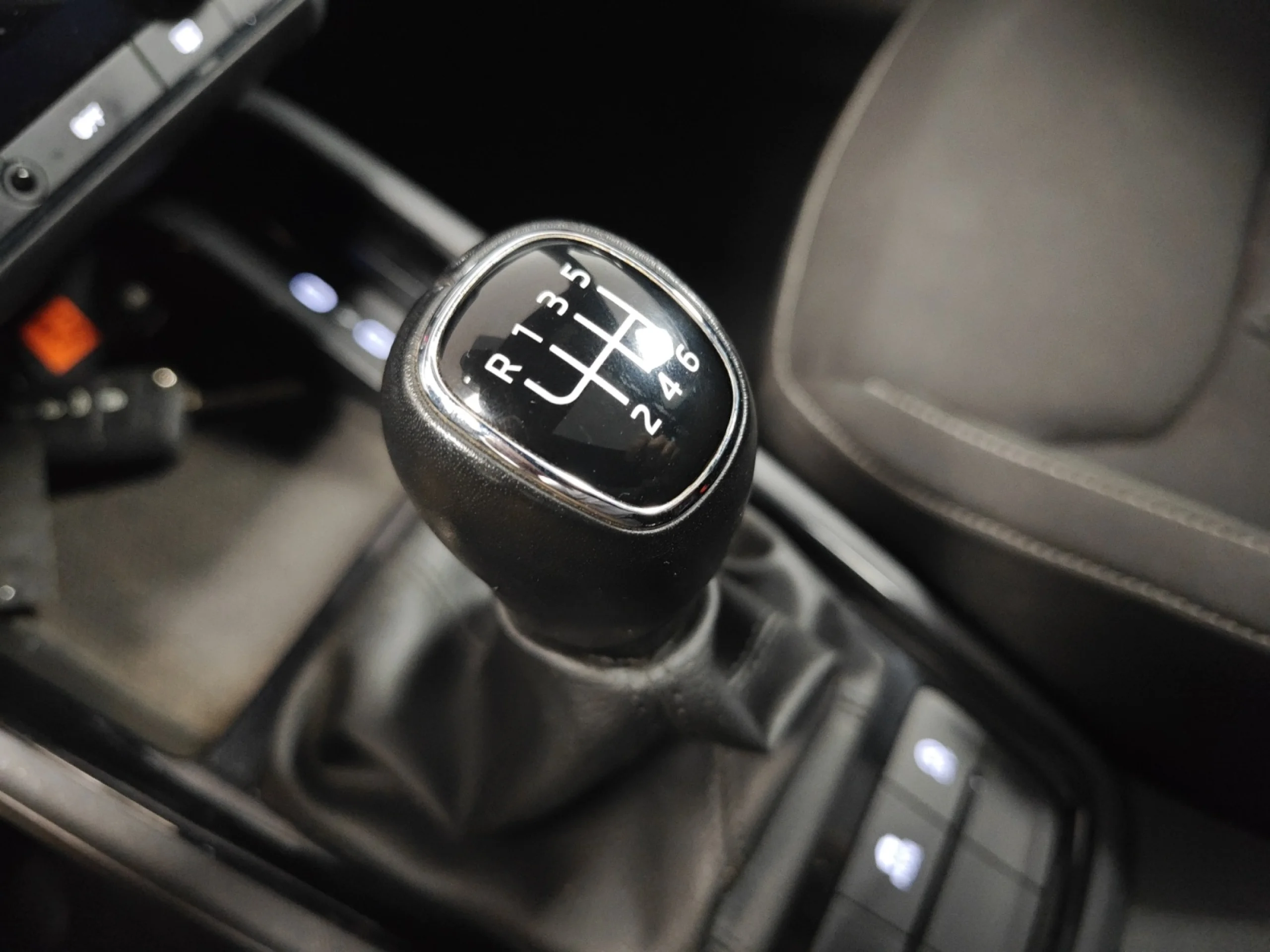 SKODA KAMIQ 1.0 TSI 81KW (110CV) SCOUT - Foto 17