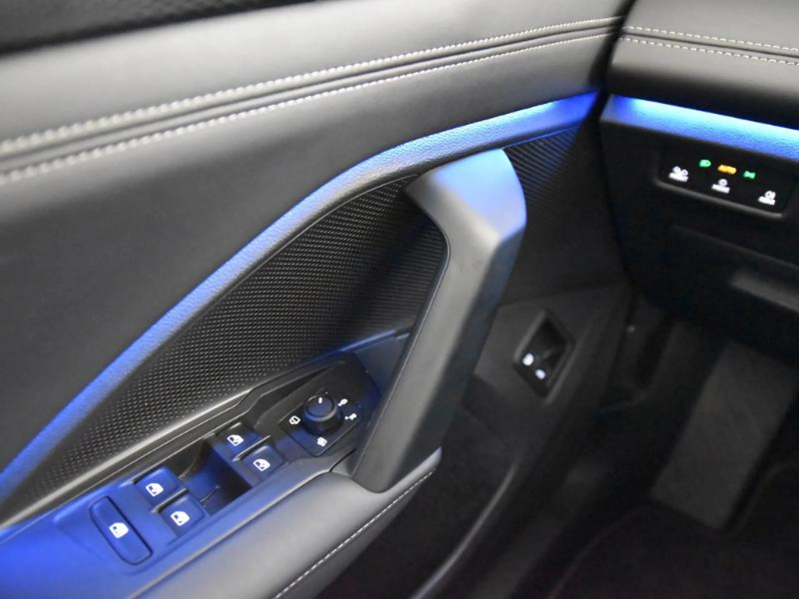 VOLKSWAGEN TIGUAN ··MÁS·· 1.5 TSI EHYBRID 150KW (204CV) DSG - Foto 17