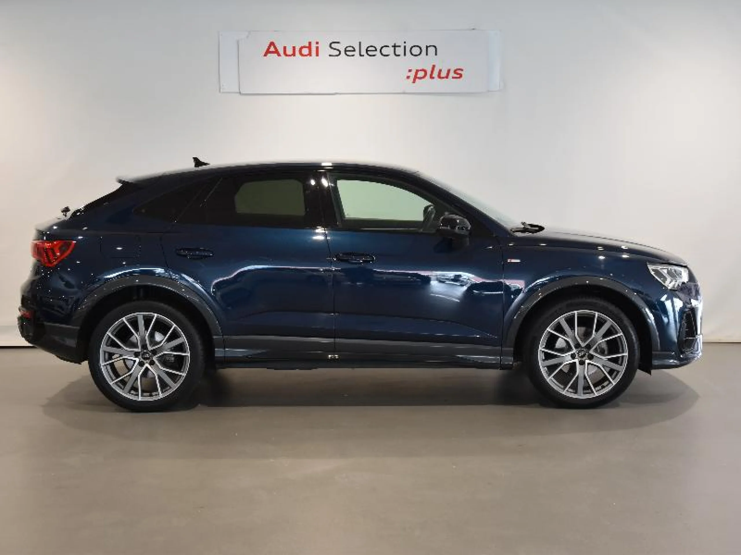 AUDI Q3 BLACK LINE 35 TFSI 110KW (150CV) S TRON - Foto 3