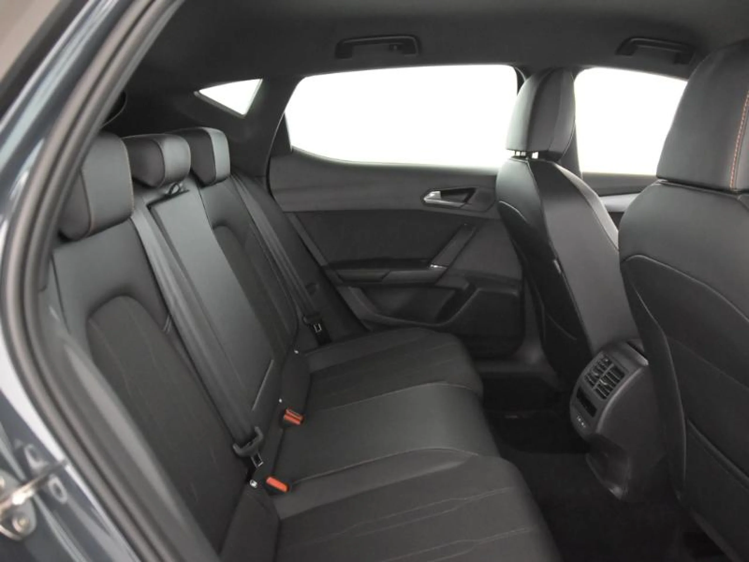 CUPRA LEON 1.5 TSI E HYBRID 150W (204CV) DSG - Foto 6