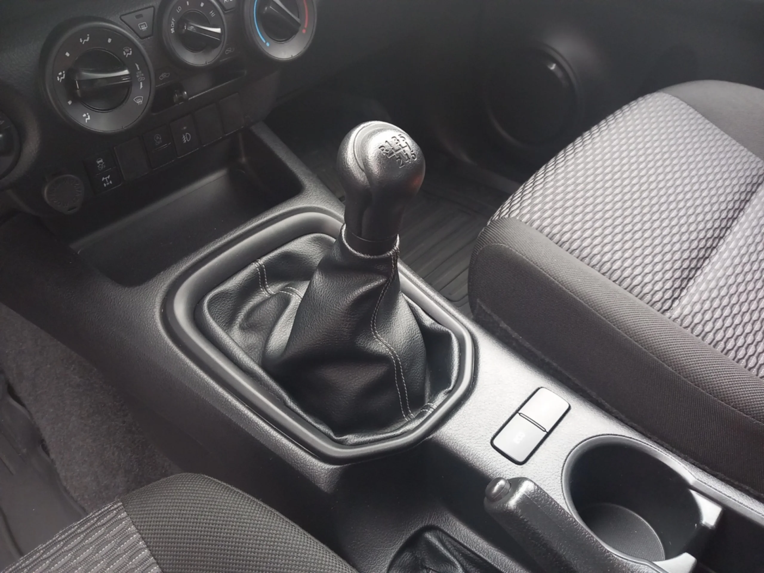 TOYOTA HILUX BASICA - Foto 14