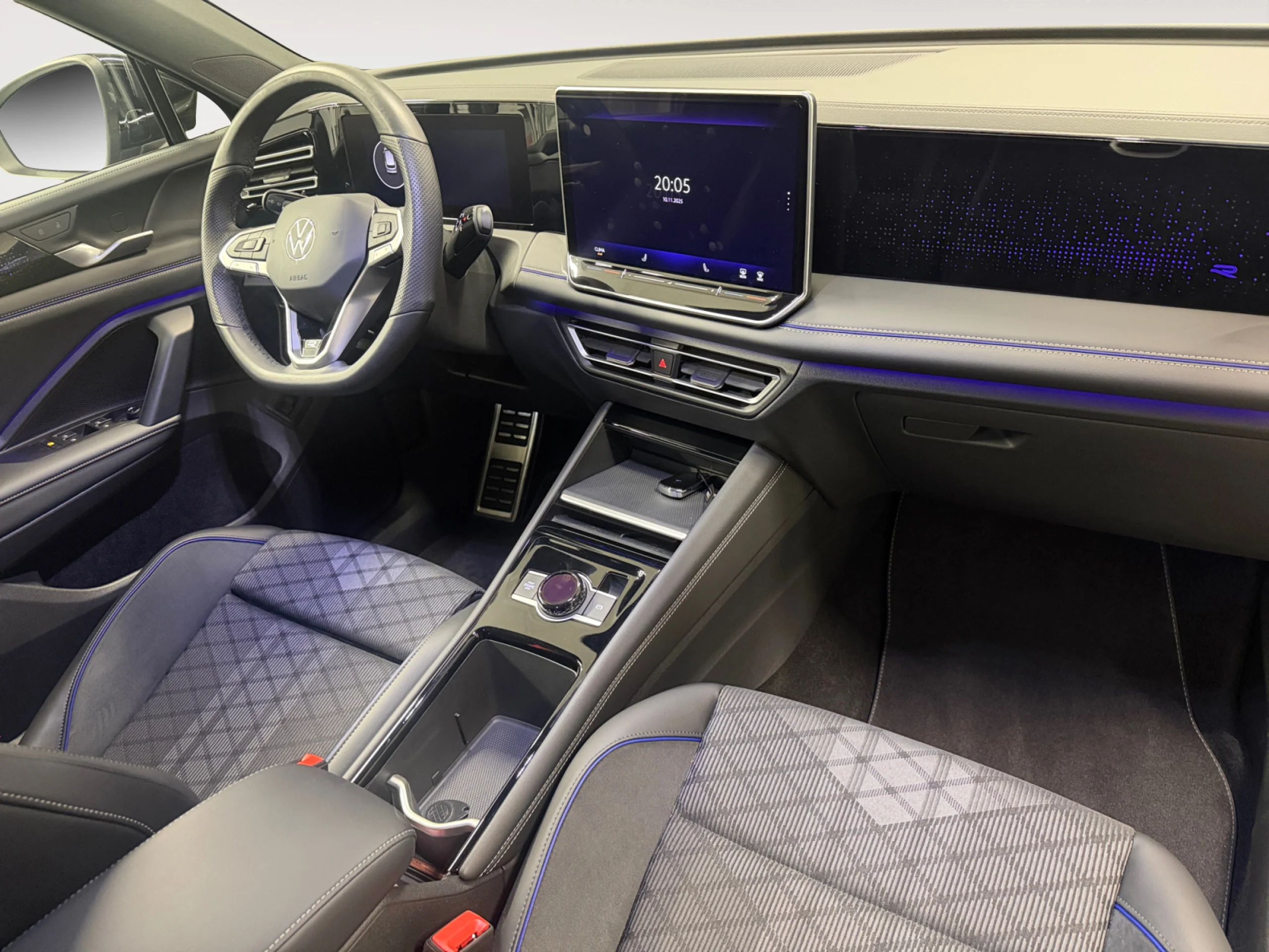 VOLKSWAGEN TIGUAN R LINE 1.5 ETSI 110KW (150CV) DSG - Foto 4