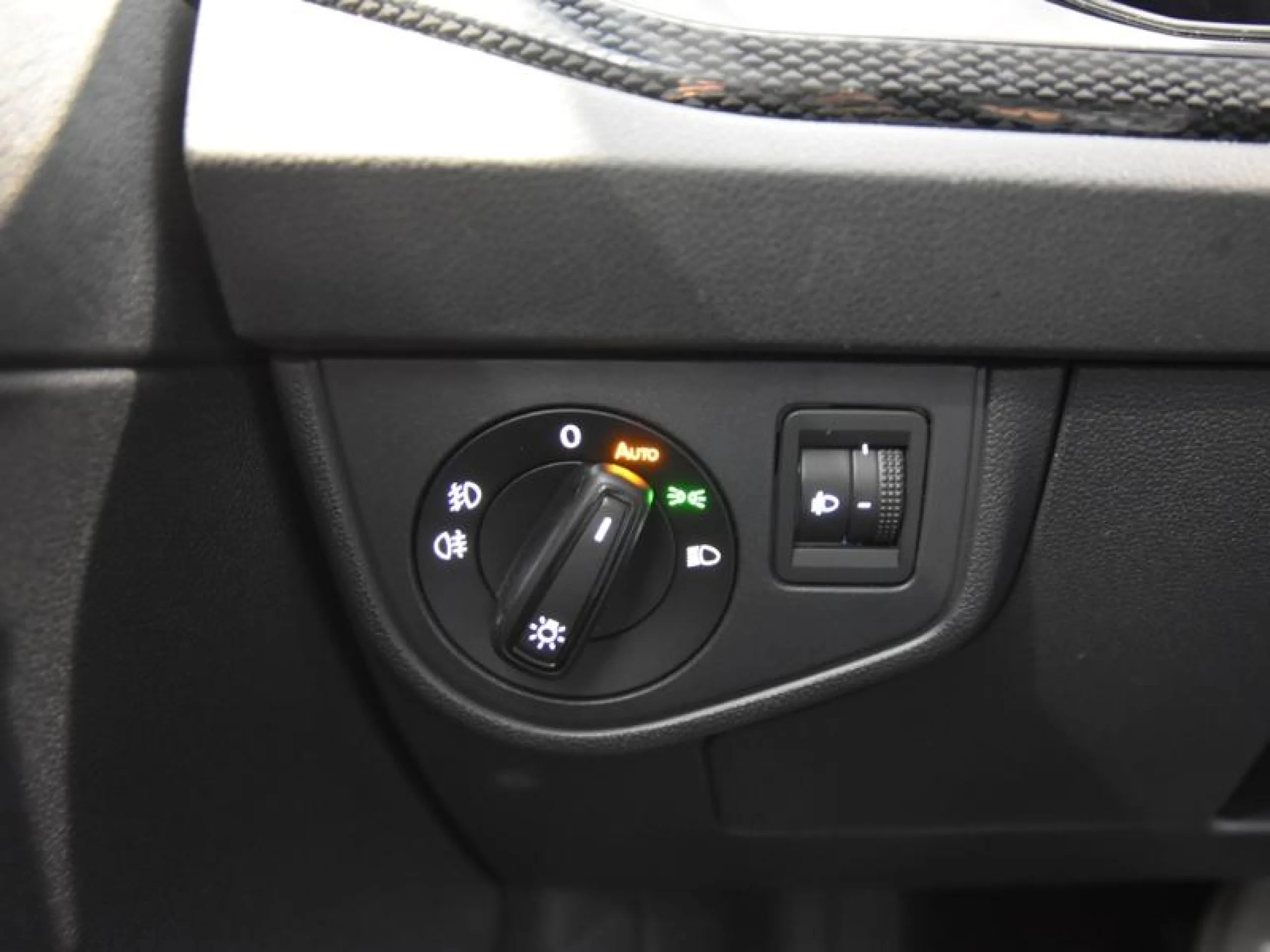 VOLKSWAGEN TAIGO LIFE 1.0 TSI 81KW (110CV) DSG - Foto 17