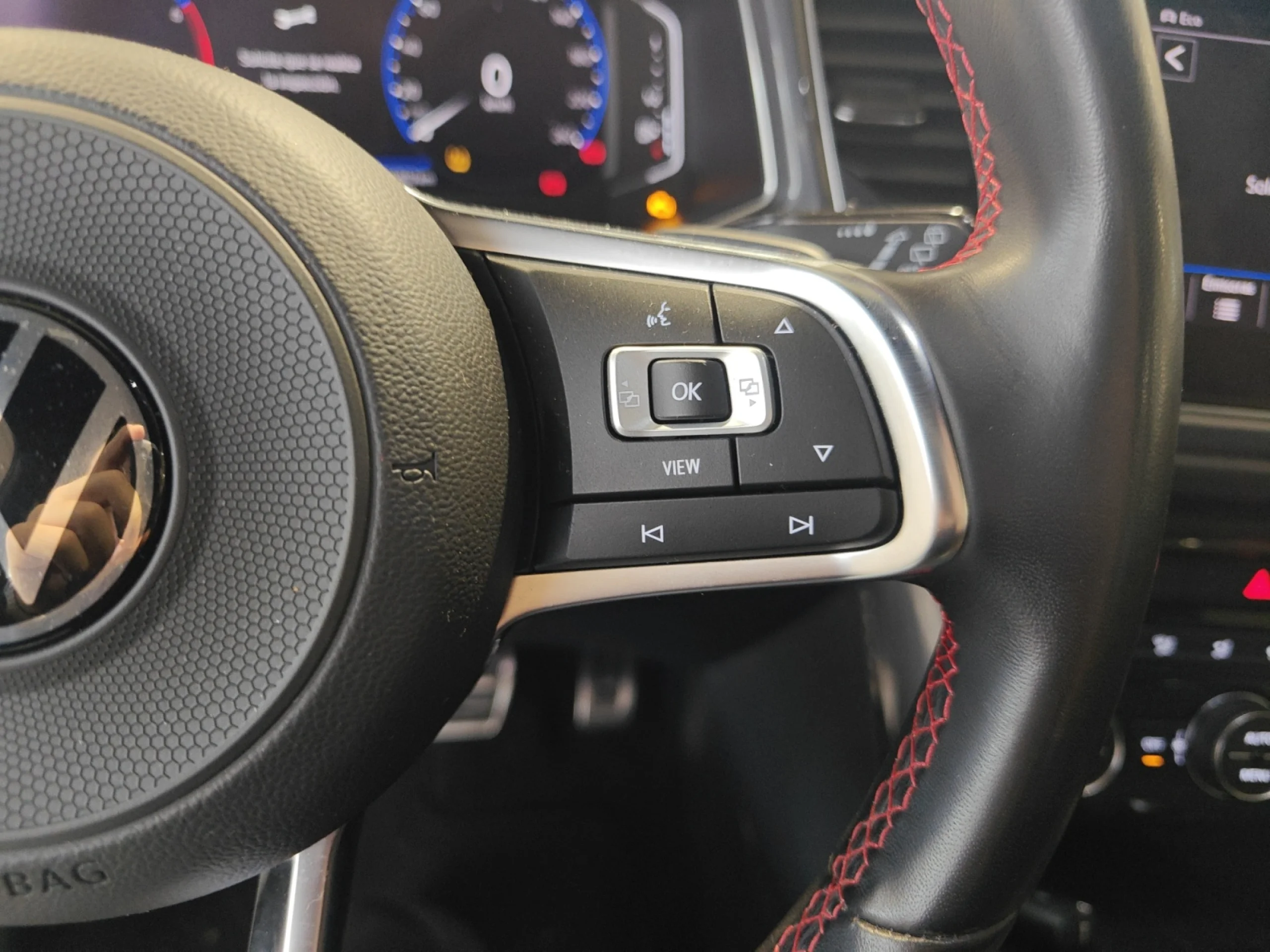 VOLKSWAGEN T ROC SPORT 1.5 TSI 110KW (150CV) DSG - Foto 10