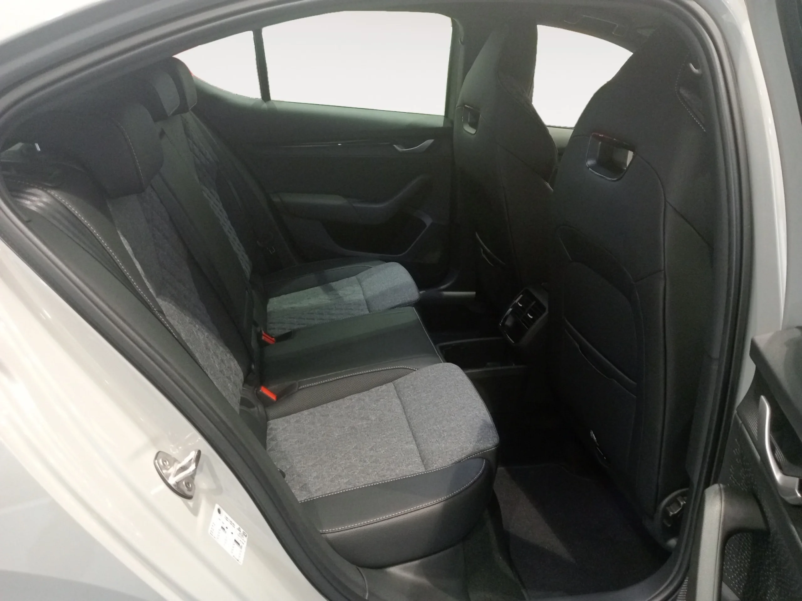 SKODA OCTAVIA 2.0 TDI 110KW (150 CV) DSG SPORTLINE - Foto 6