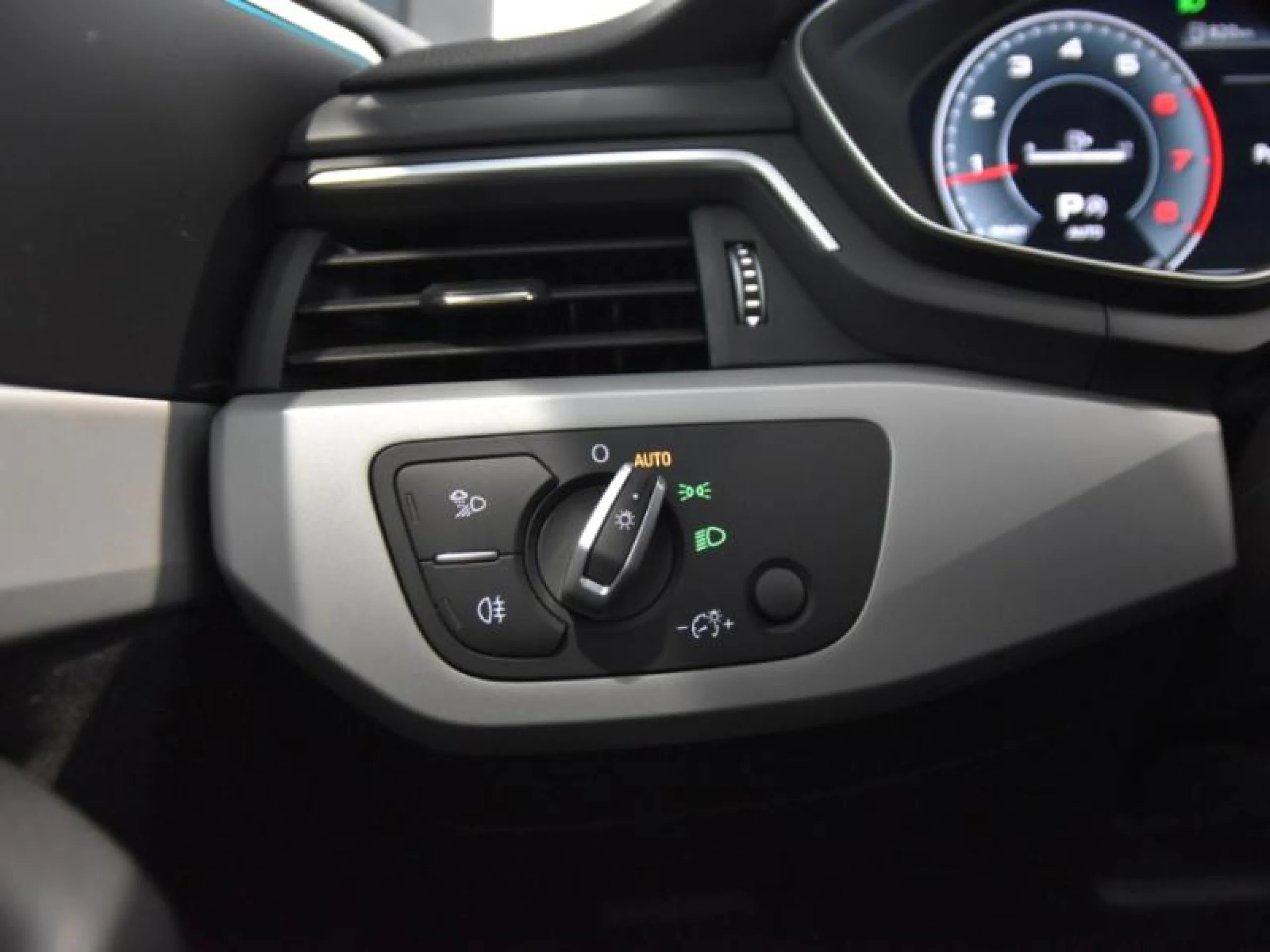 AUDI A4 ADVANCED 35 TFSI 110KW (150CV) S TRONIC - Foto 20