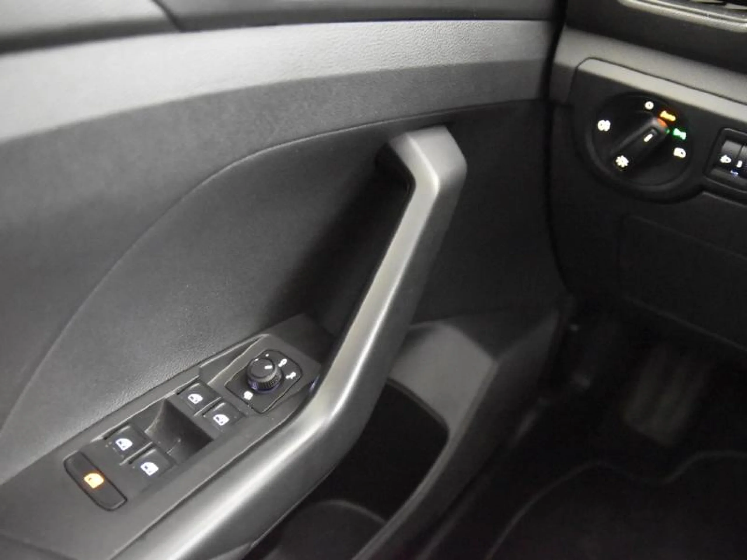 VOLKSWAGEN T CROSS ADVANCE 1.0 TSI 70KW (95CV) - Foto 15