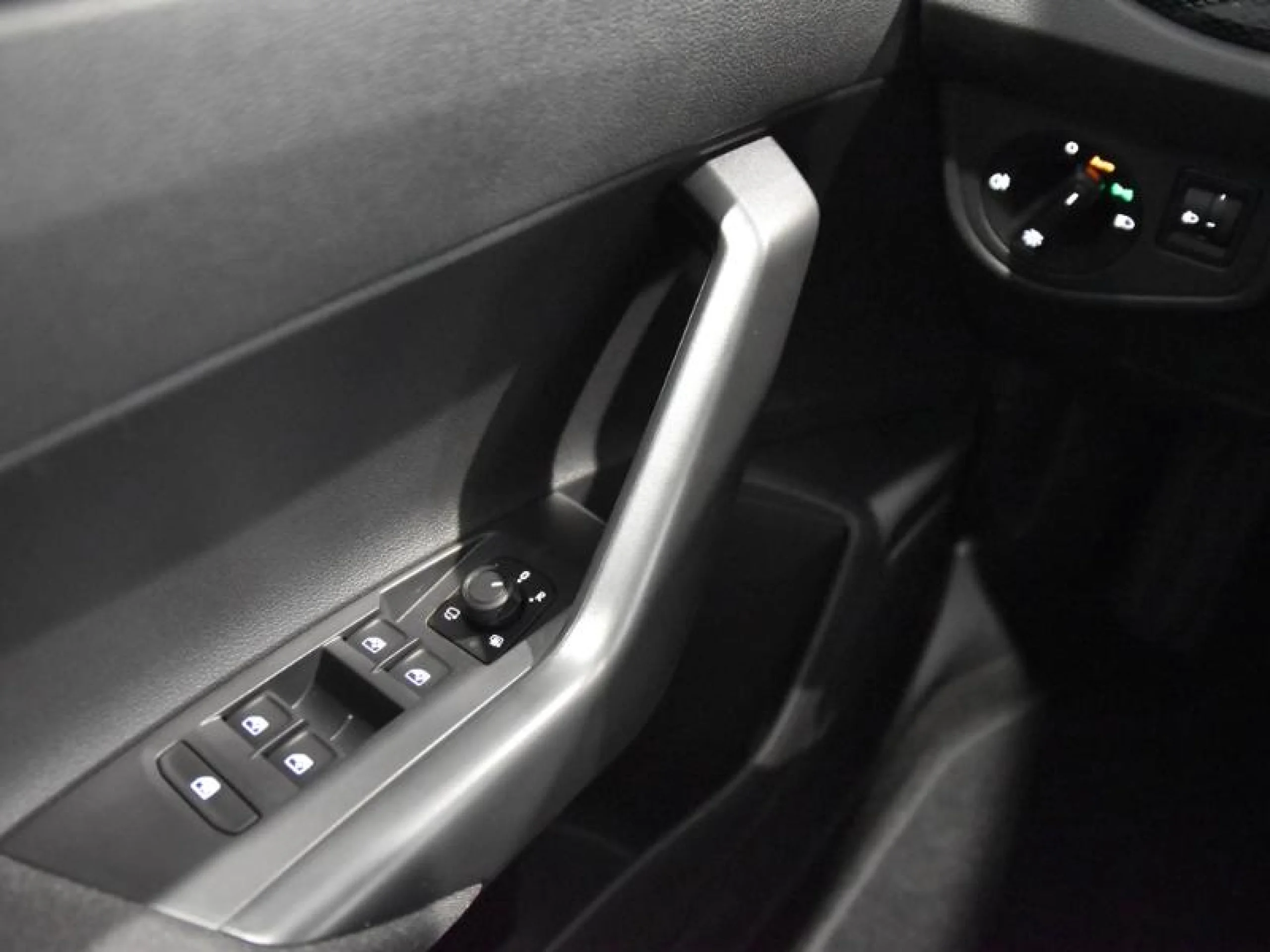 VOLKSWAGEN POLO POLO MATCH 1.0 TSI 70 KW (95 CV)  5 VEL. - Foto 15