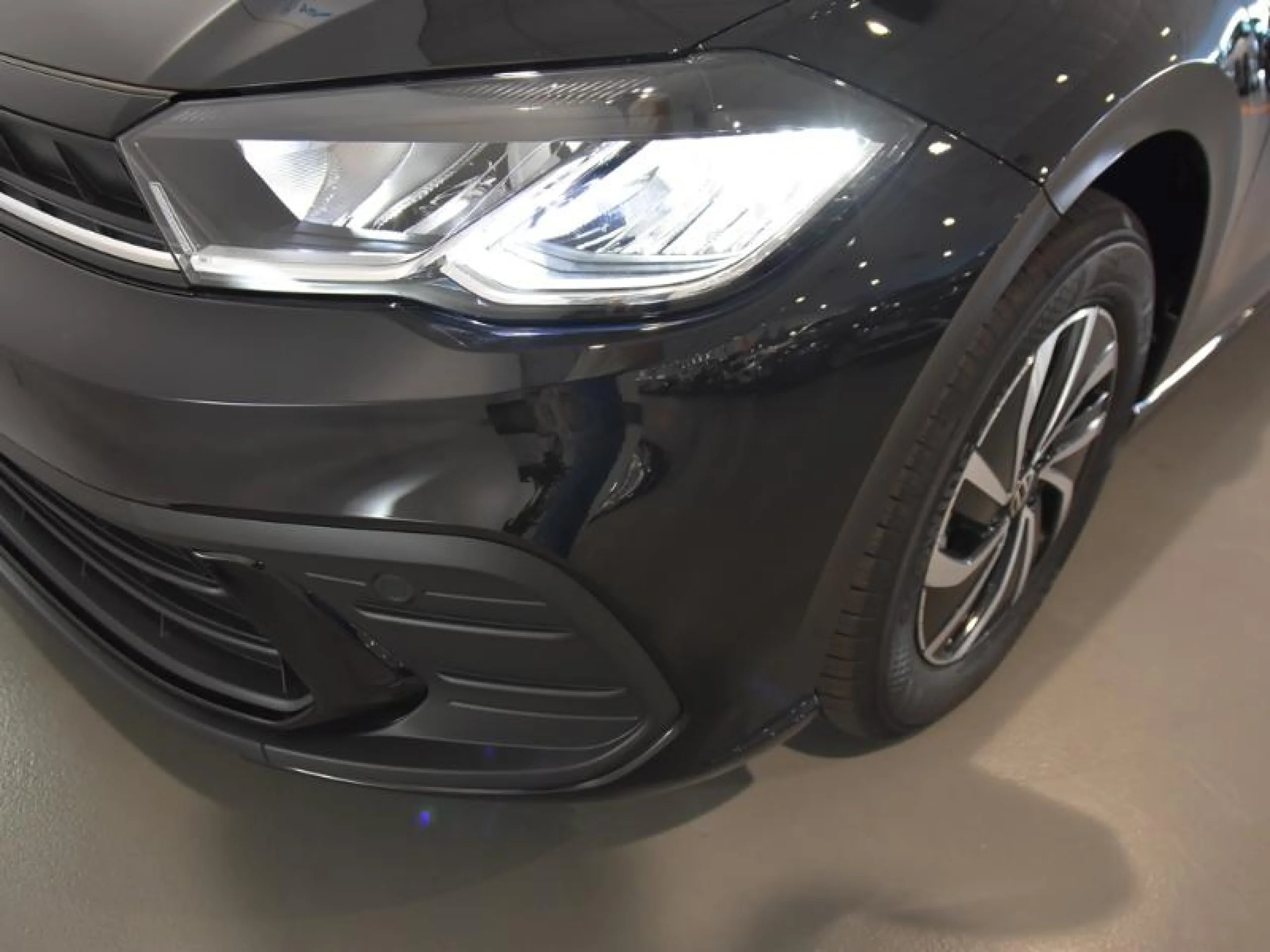 VOLKSWAGEN POLO POLO MATCH 1.0 TSI 70 KW (95 CV)  5 VEL. - Foto 17