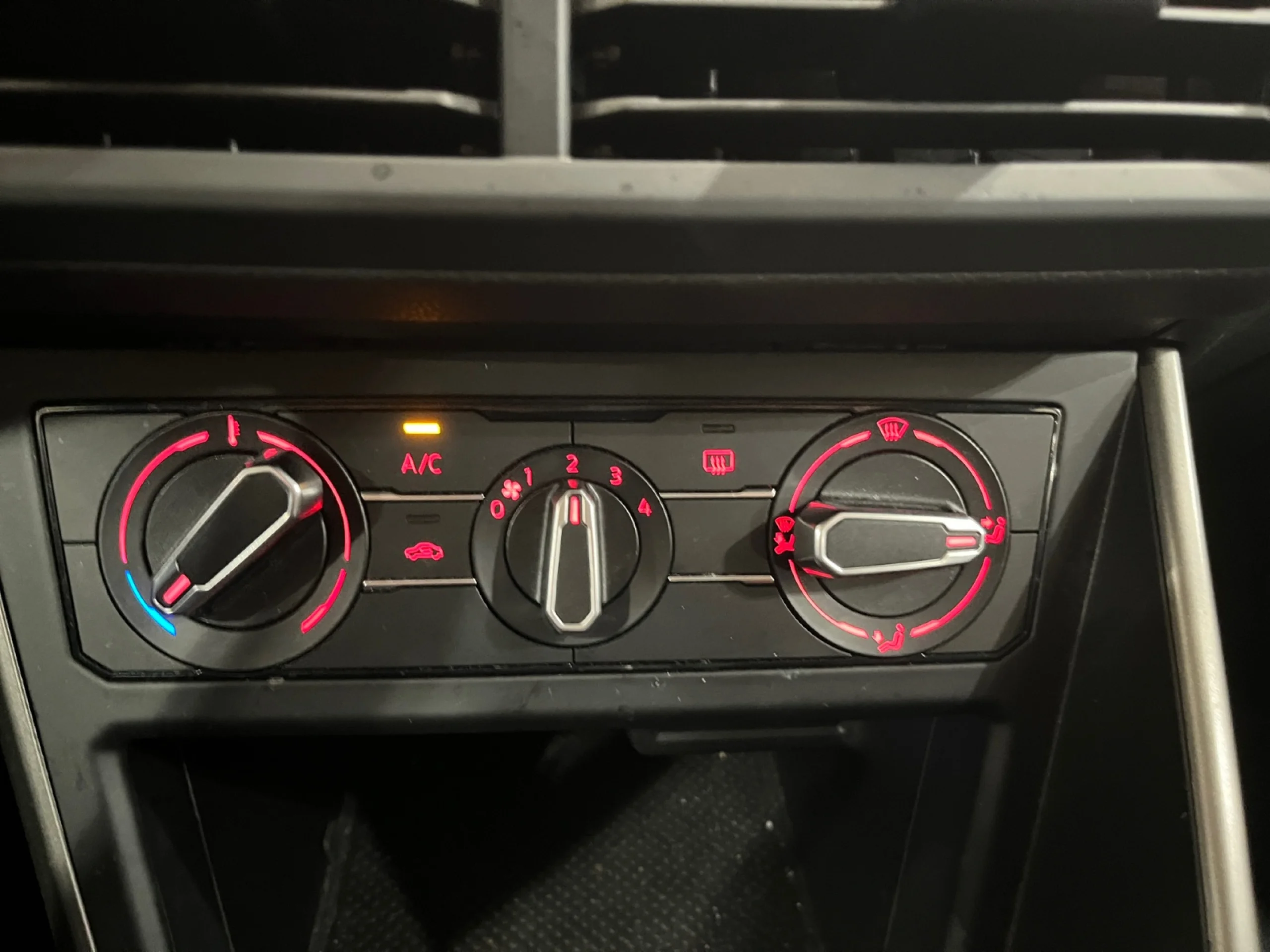 VOLKSWAGEN POLO ADVANCE 1.0 TSI 70KW (95CV) DSG - Foto 16