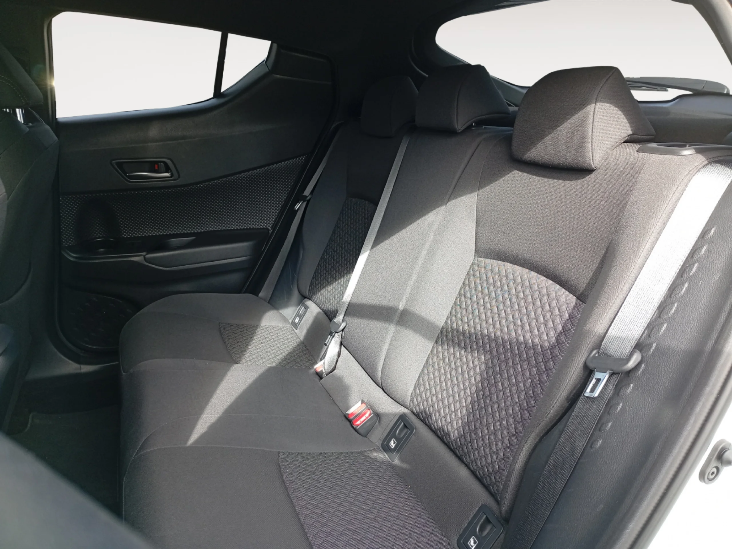 TOYOTA C HR 2.0 180H ADVANCE - Foto 6