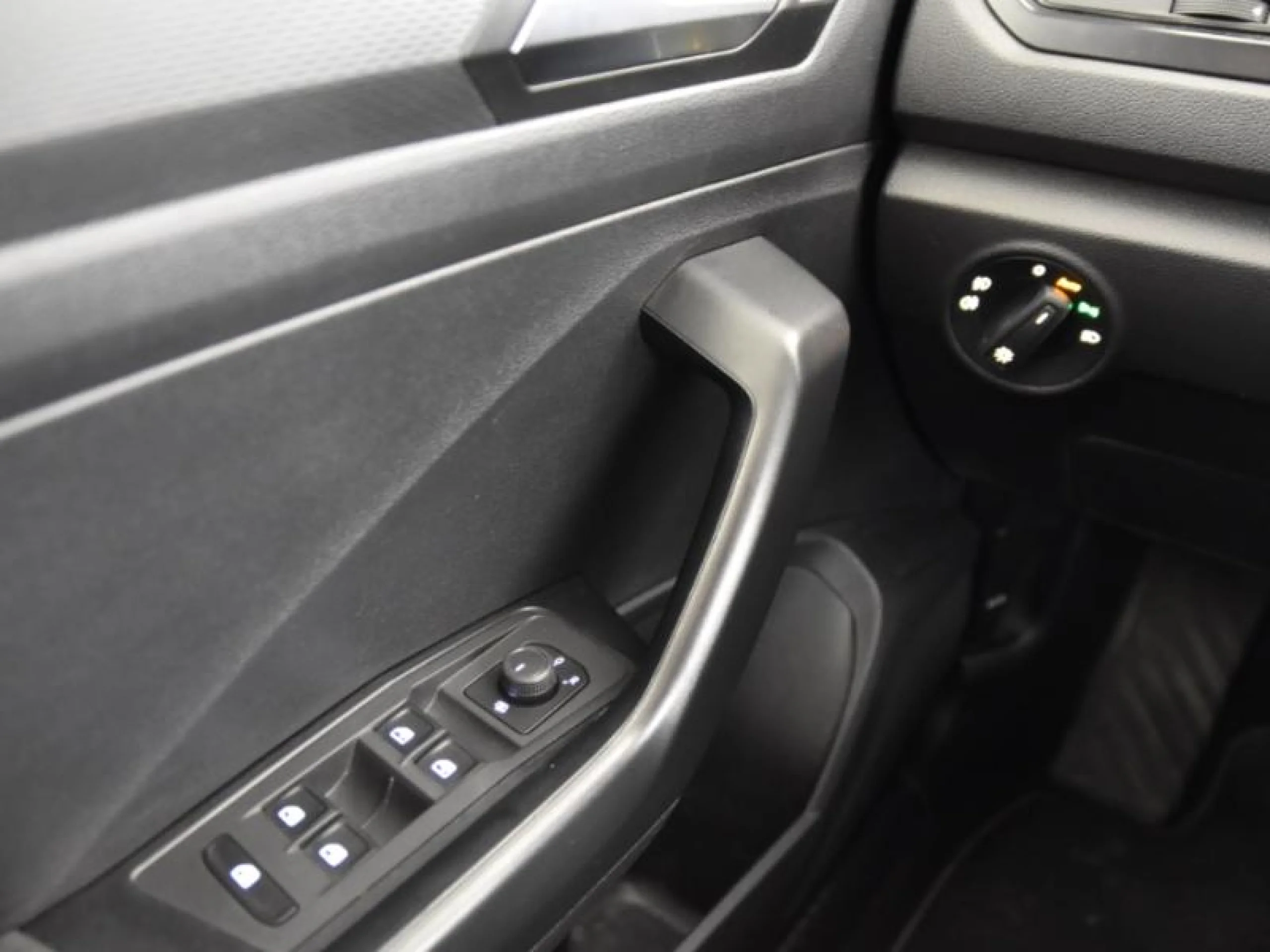 VOLKSWAGEN T ROC EDITION 1.6 TDI 85KW (115CV) - Foto 15