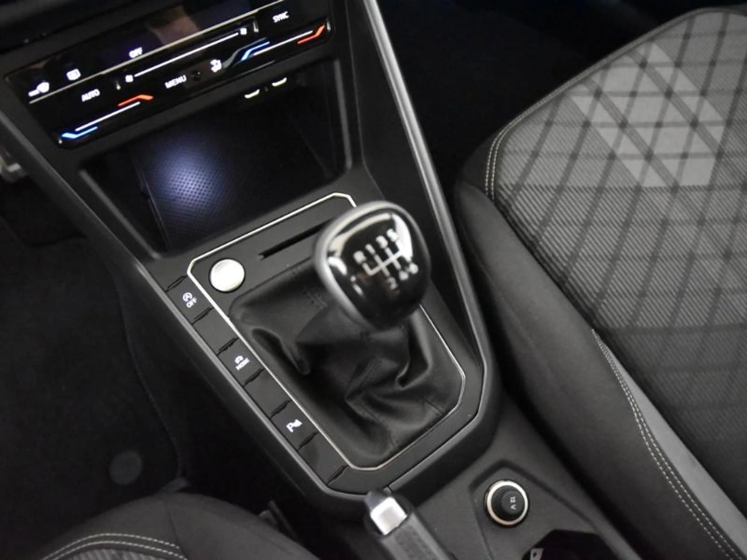 VOLKSWAGEN TAIGO R LINE 1.0 TSI 85KW (115CV) - Foto 10