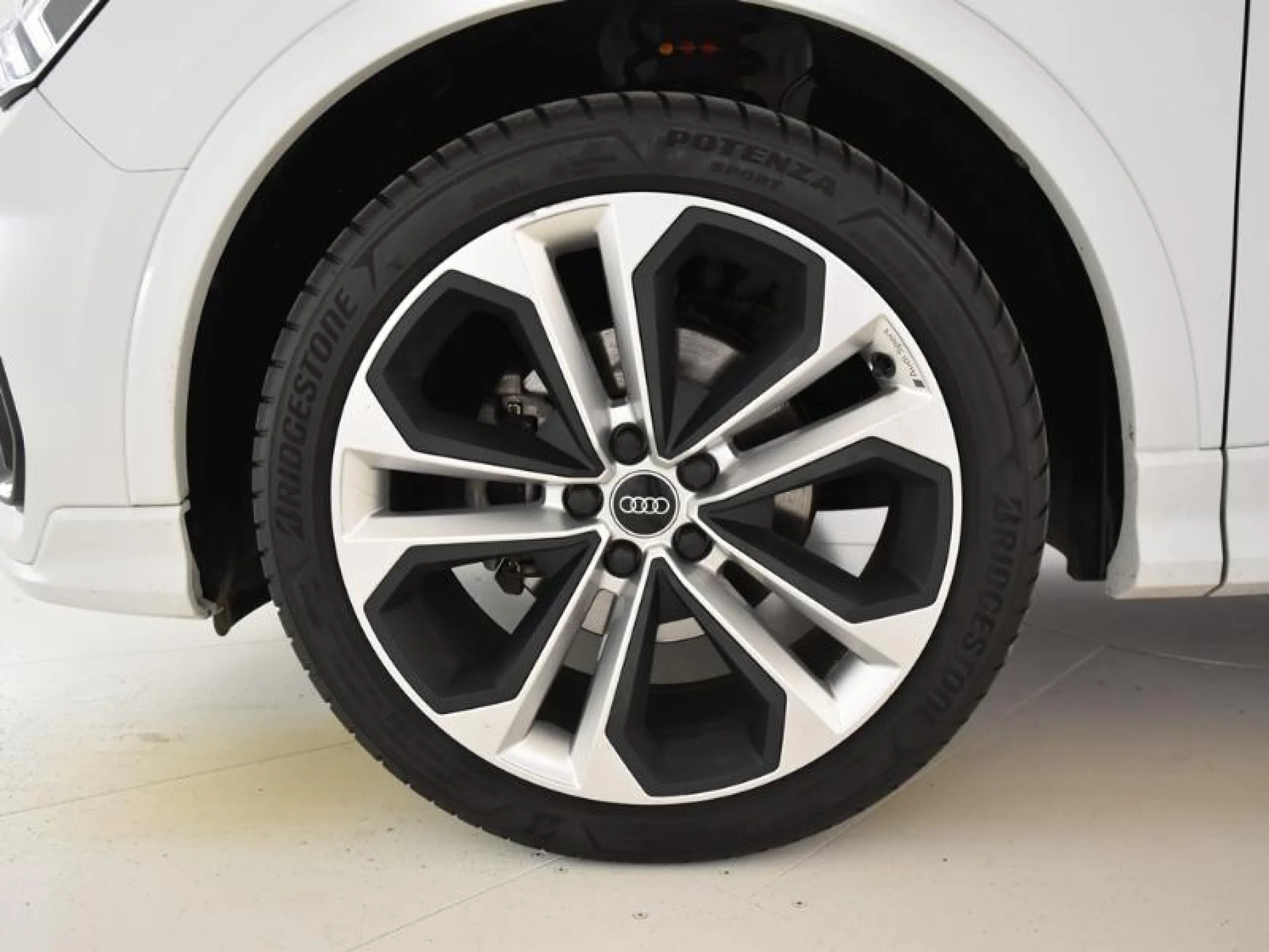 AUDI Q3 SPORTBACK 35 TFSI 110KW (150CV) BLACK LINE - Foto 8