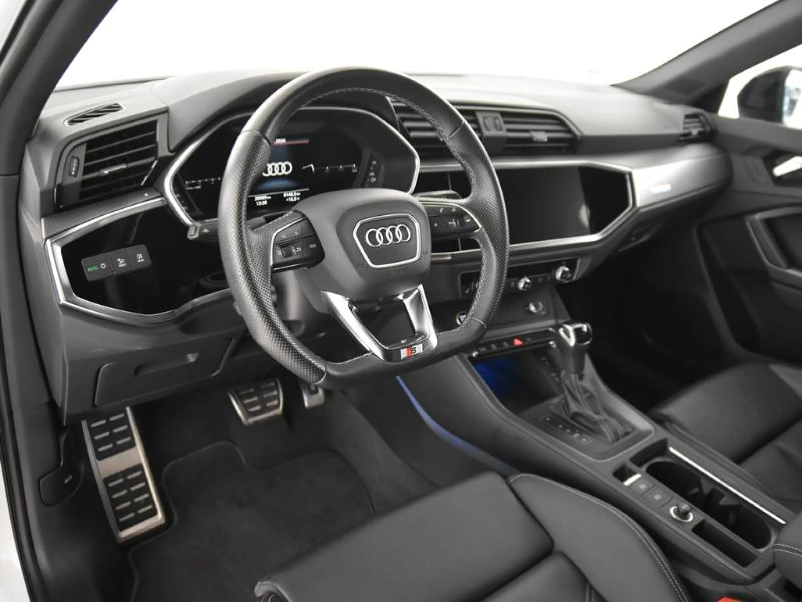 AUDI Q3 SPORTBACK 35 TFSI 110KW (150CV) BLACK LINE - Foto 9