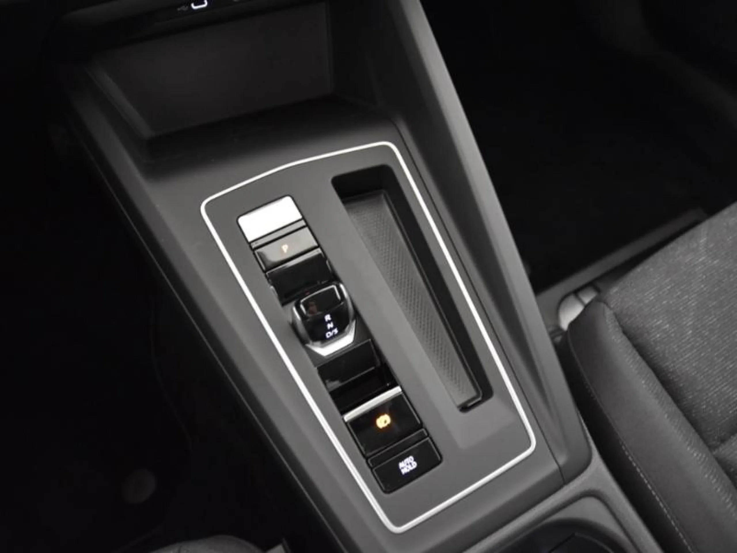 VOLKSWAGEN GOLF LIFE 1.0 ETSI 81KW (110CV) DSG - Foto 10