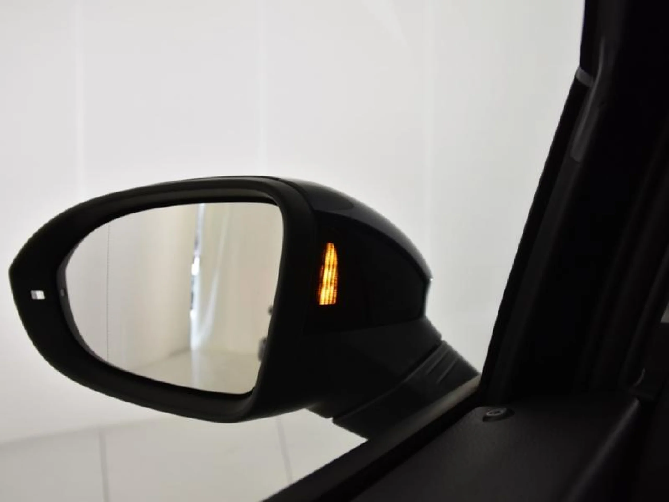 VOLKSWAGEN GOLF LIFE 1.0 ETSI 81KW (110CV) DSG - Foto 18