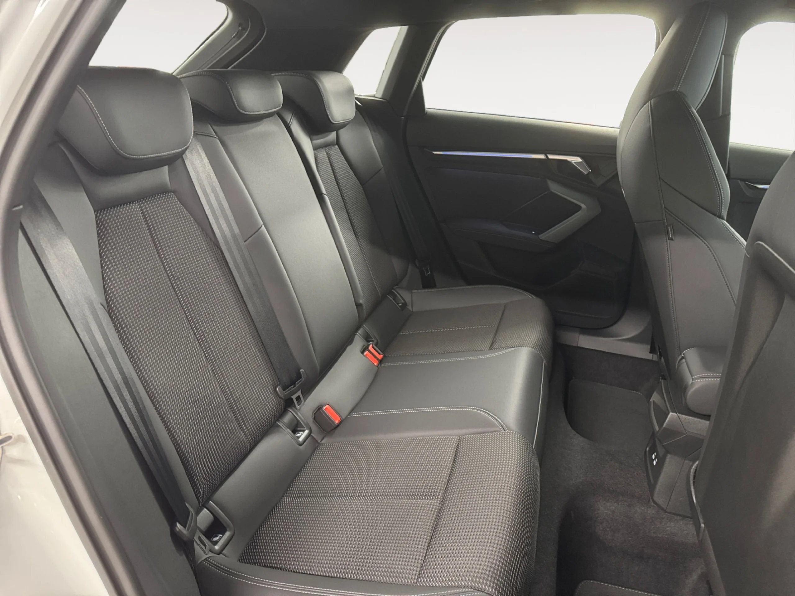 AUDI A3 SPORTBACK A3 SPORTBACK S LINE TFSI E  150 KW S TRONIC - Foto 4