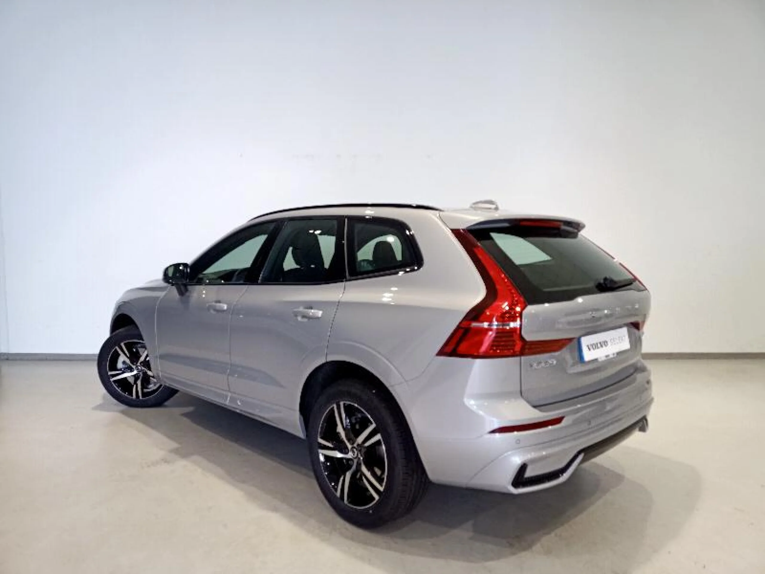 VOLVO XC60 2.0 B4 D R DESIGN AUTO - Foto 2