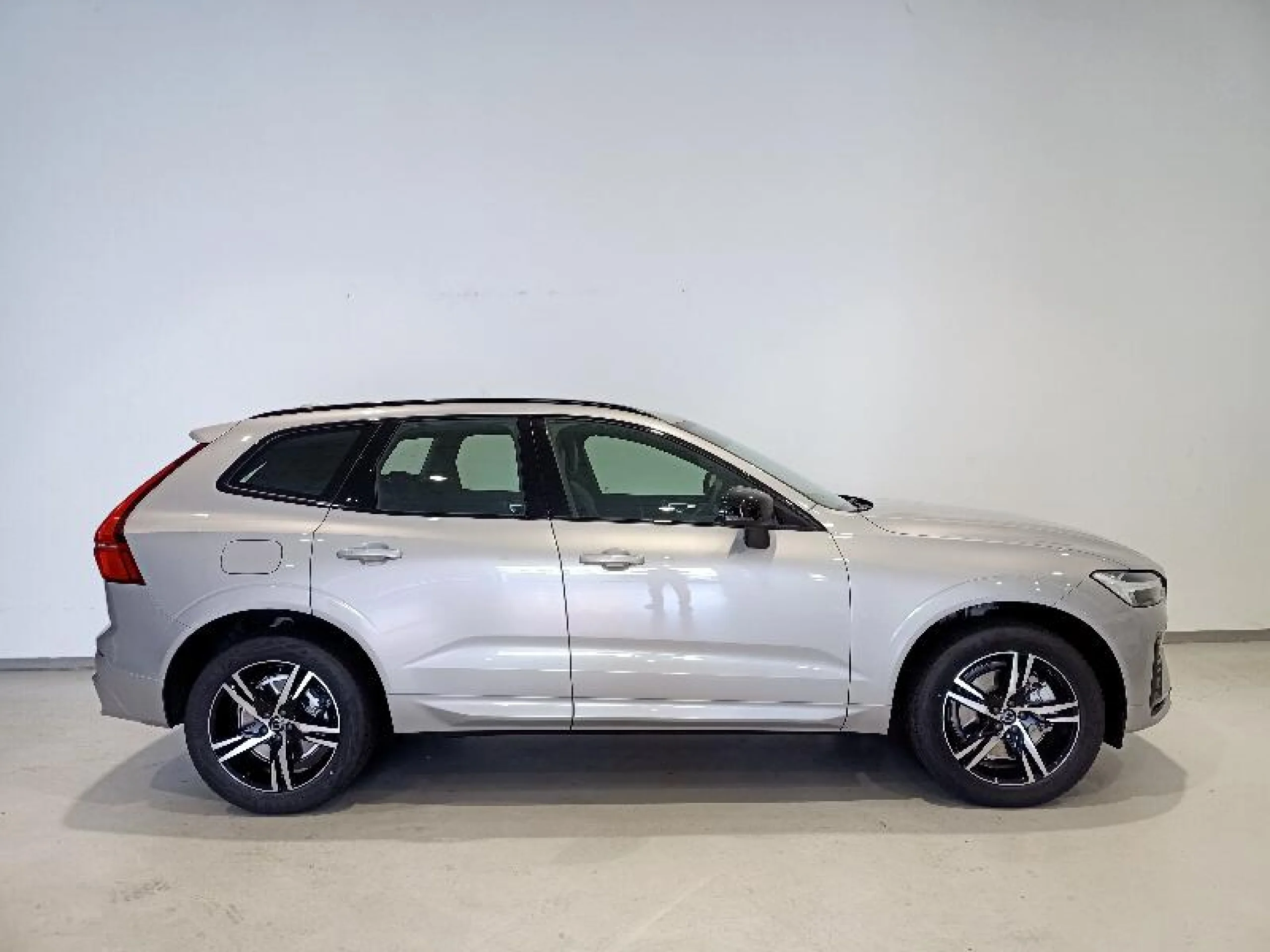 VOLVO XC60 2.0 B4 D R DESIGN AUTO - Foto 3