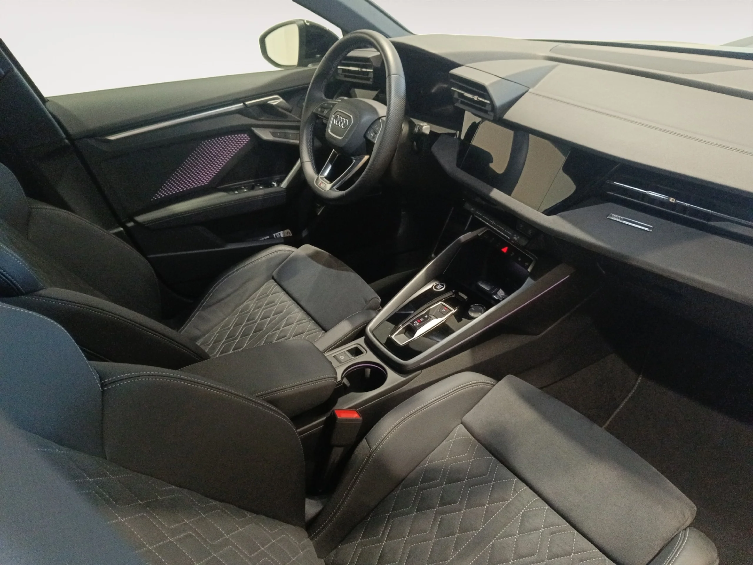 AUDI A3 SPORTBACK BLACK LINE 35 TFSI 110KW S TRO - Foto 7