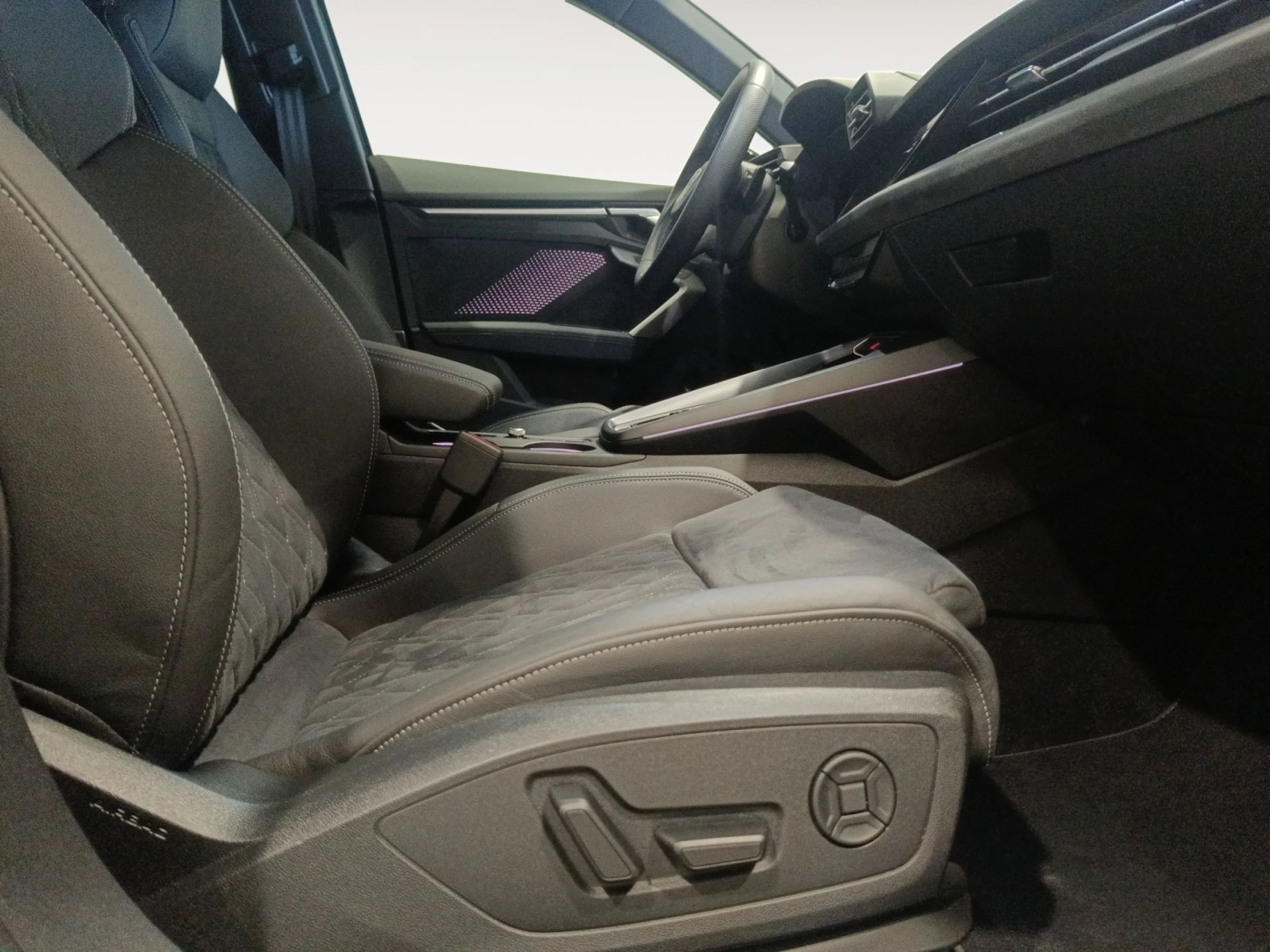 AUDI A3 SPORTBACK BLACK LINE 35 TFSI 110KW S TRO - Foto 8