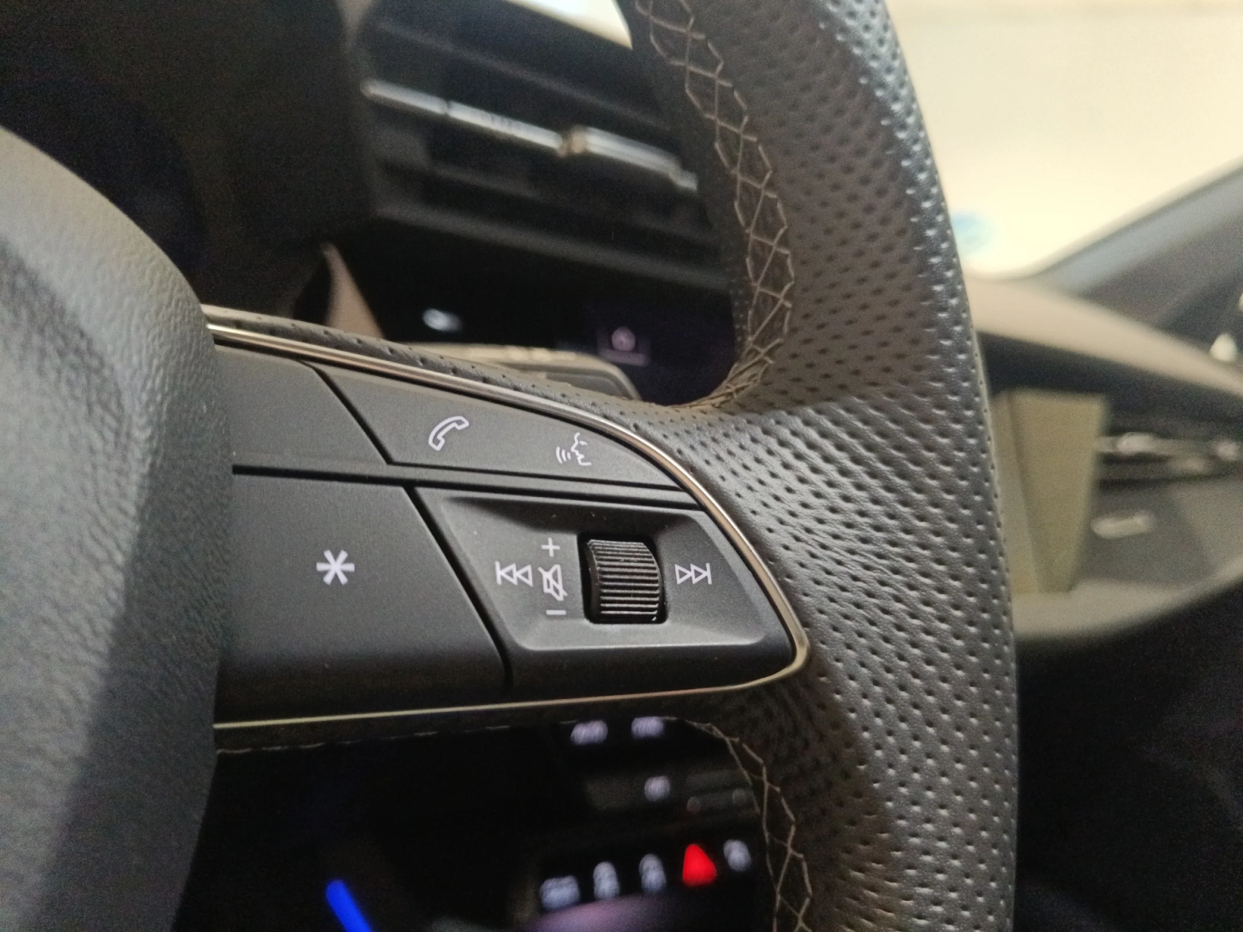 AUDI A3 SPORTBACK BLACK LINE 35 TFSI 110KW S TRO - Foto 13