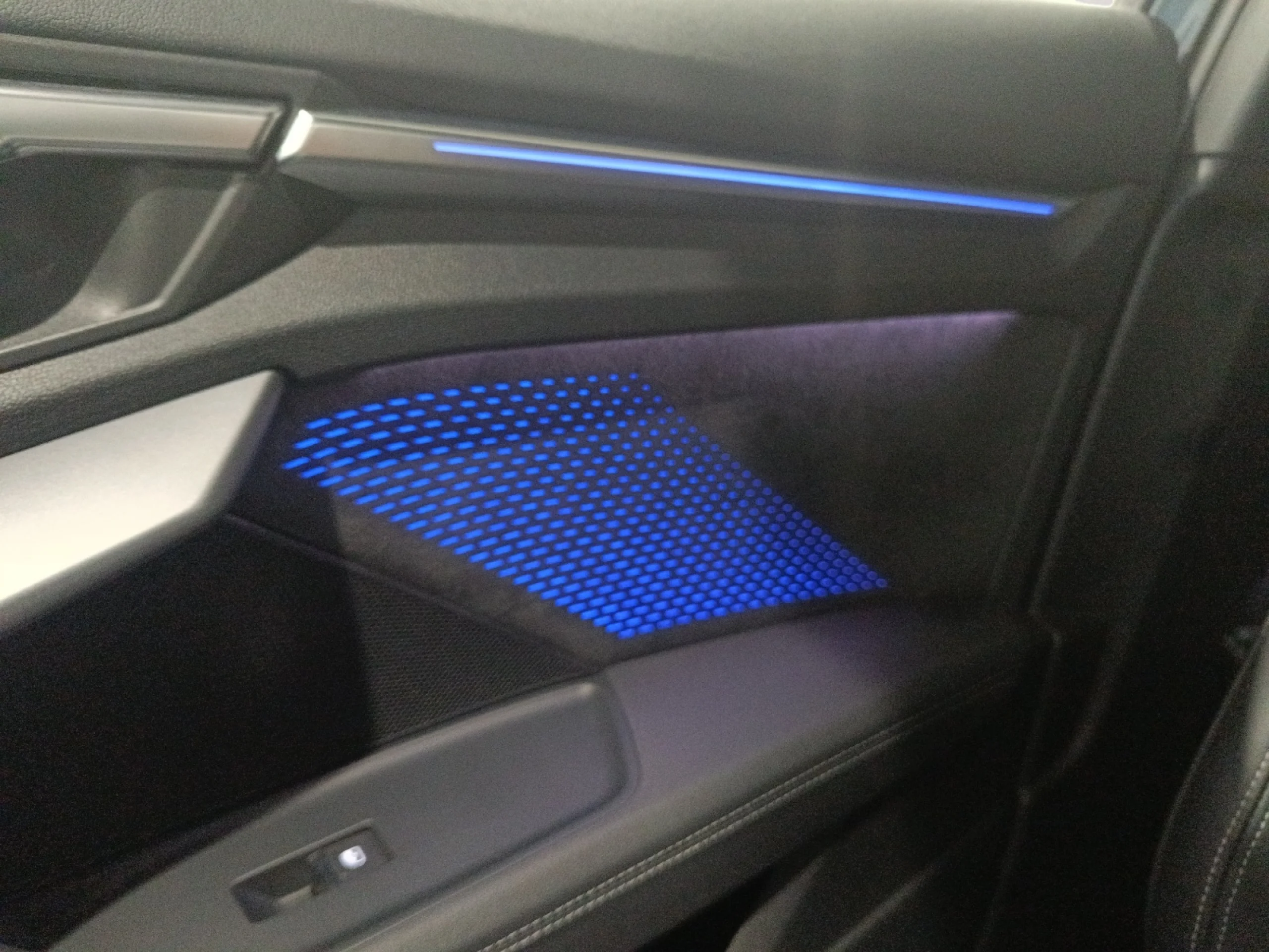 AUDI A3 SPORTBACK BLACK LINE 35 TFSI 110KW S TRO - Foto 18