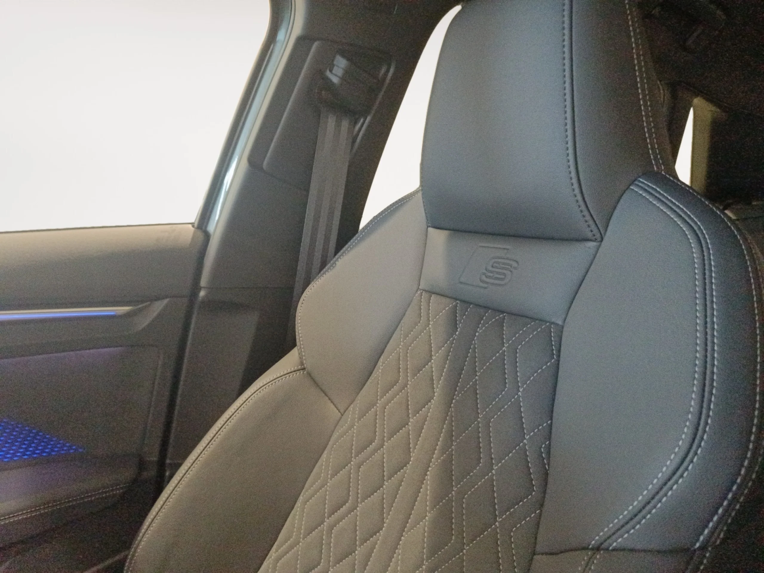 AUDI A3 SPORTBACK BLACK LINE 35 TFSI 110KW S TRO - Foto 19