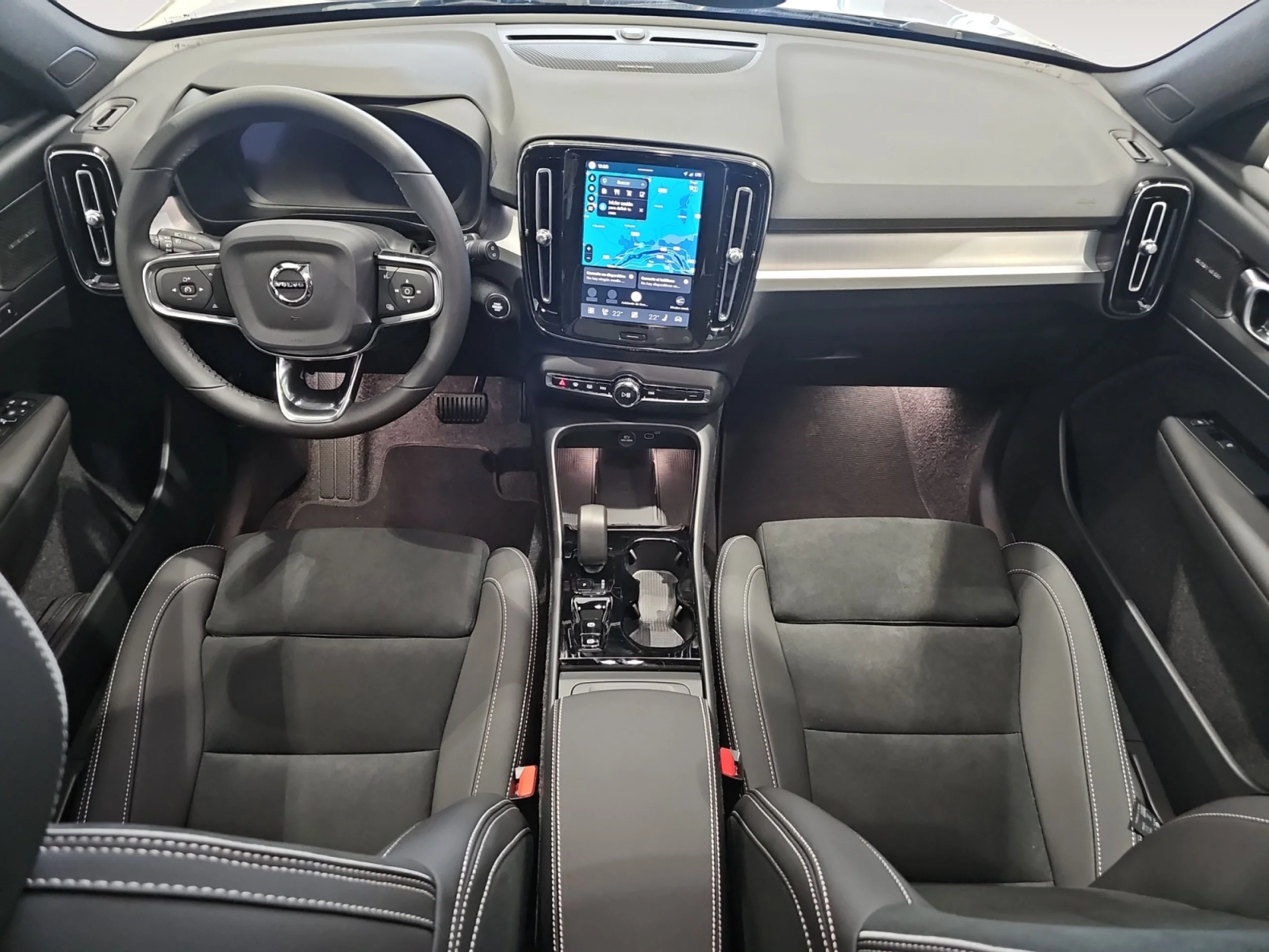 VOLVO XC40 2.0 B3 G PLUS DARK AUTO - Foto 4
