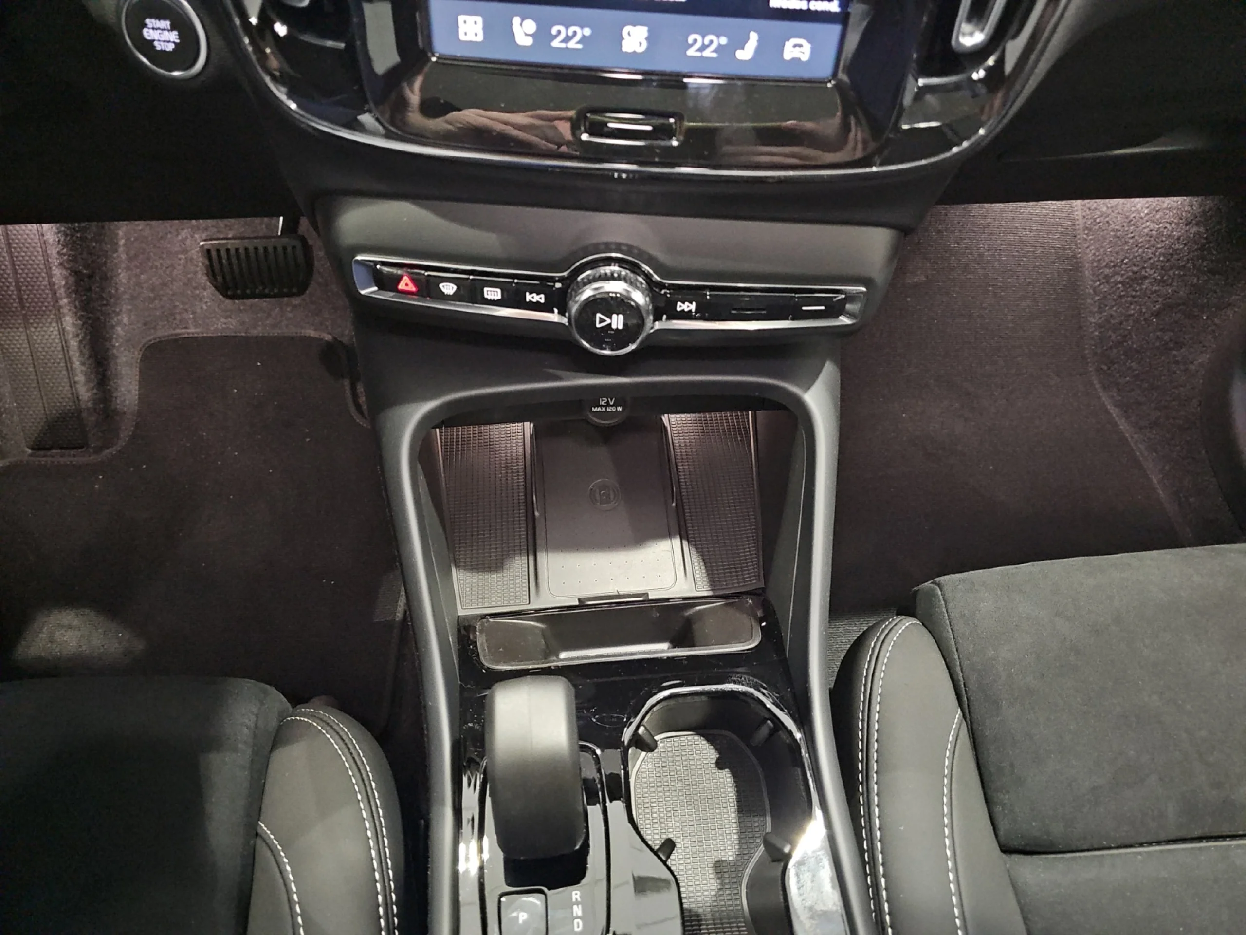 VOLVO XC40 2.0 B3 G PLUS DARK AUTO - Foto 11