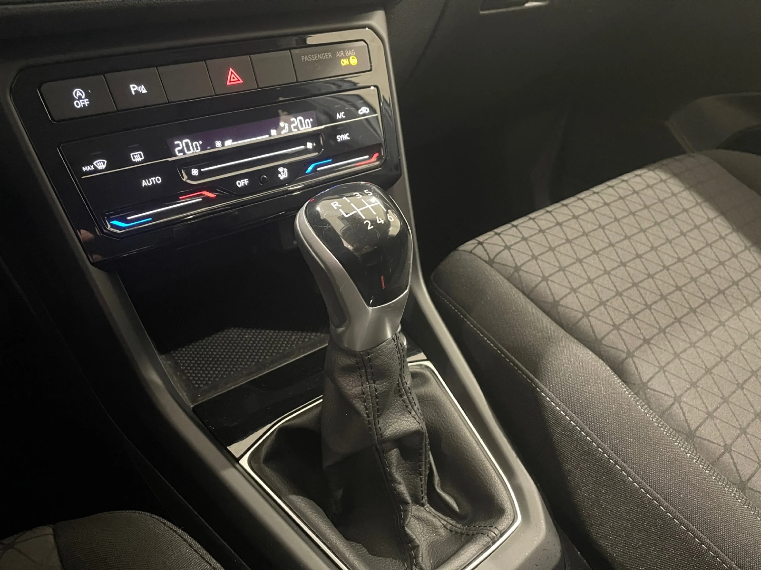 VOLKSWAGEN T CROSS ADVANCE 1.0 TSI 81KW (110CV) - Foto 12