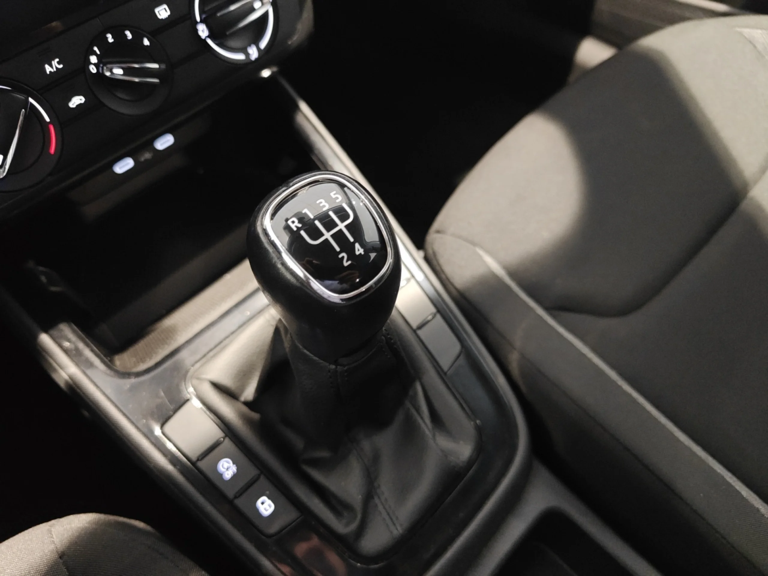 SKODA FABIA 1.0 MPI 59KW (80CV) ACTIVE - Foto 16