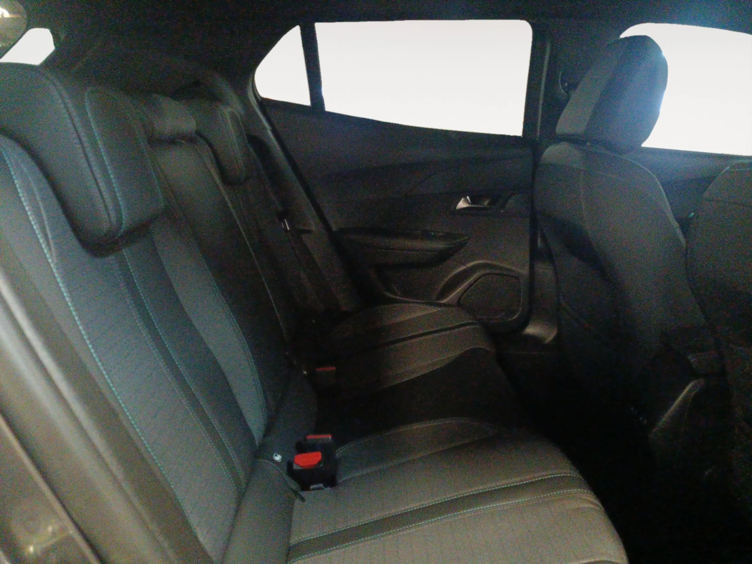 PEUGEOT 2008 ALLURE PACK PURETECH 130 S&S 6 VEL. MAN - Foto 6